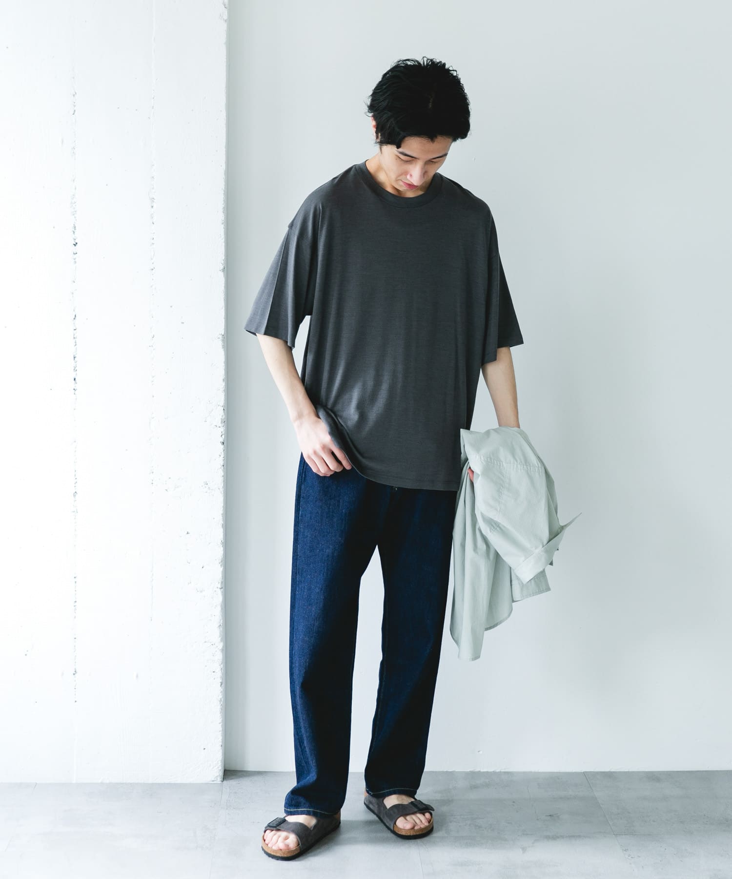 GRAY
