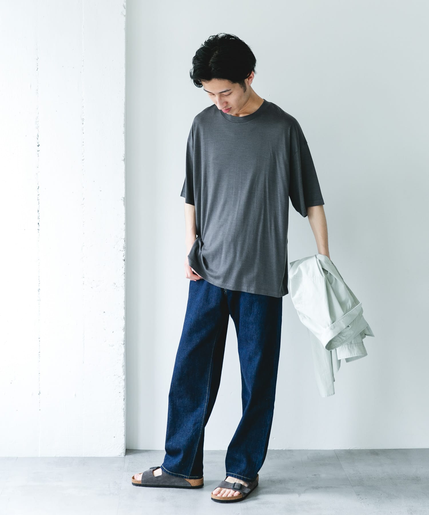 GRAY