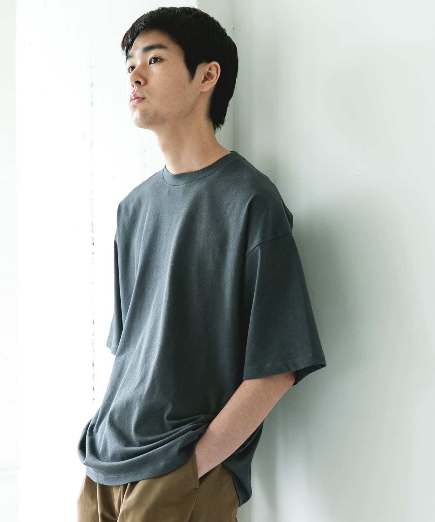 GRAY