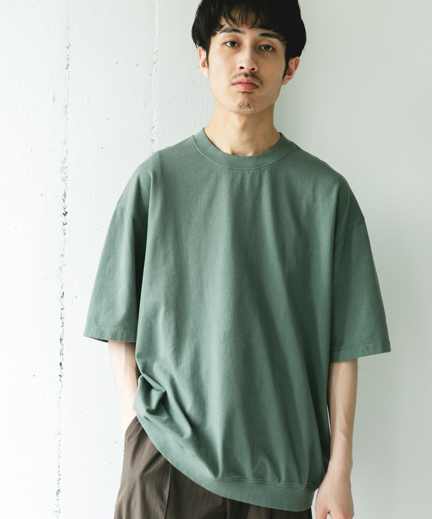 GREEN