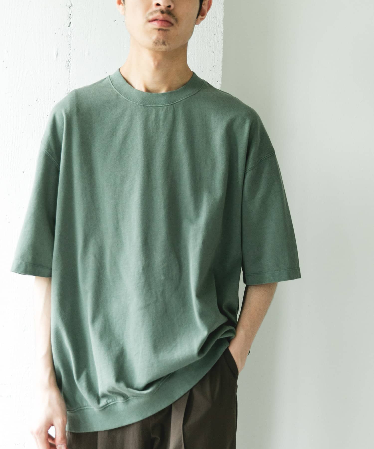 GREEN