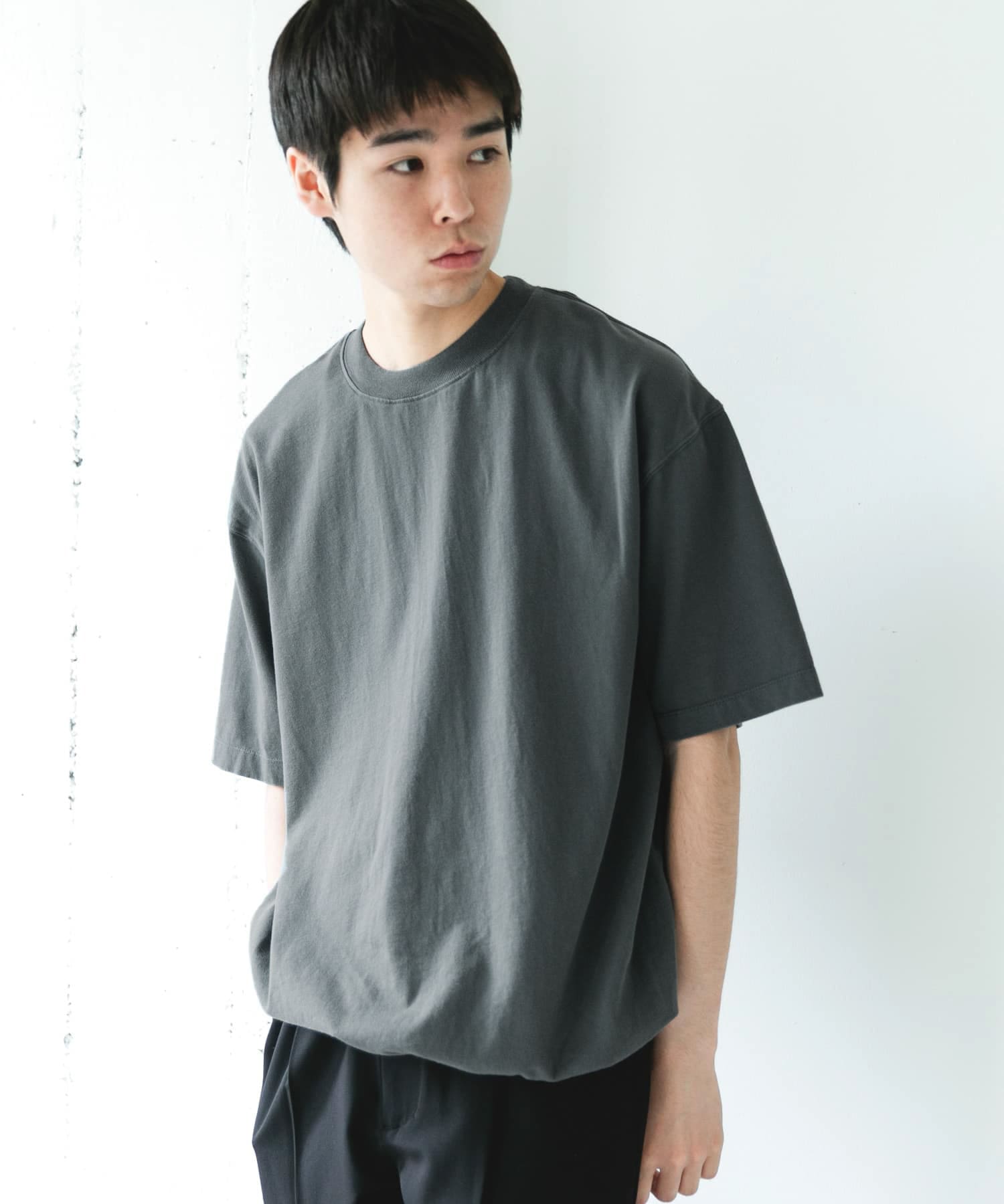 GRAY