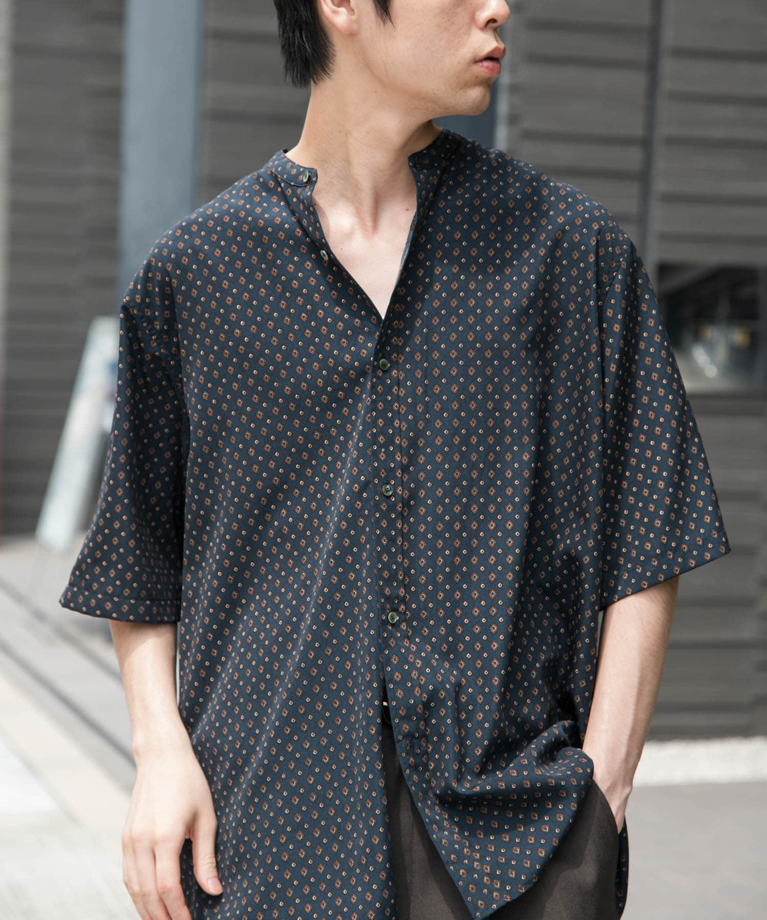 バンドカラーショートスリーブ 総柄シャツ