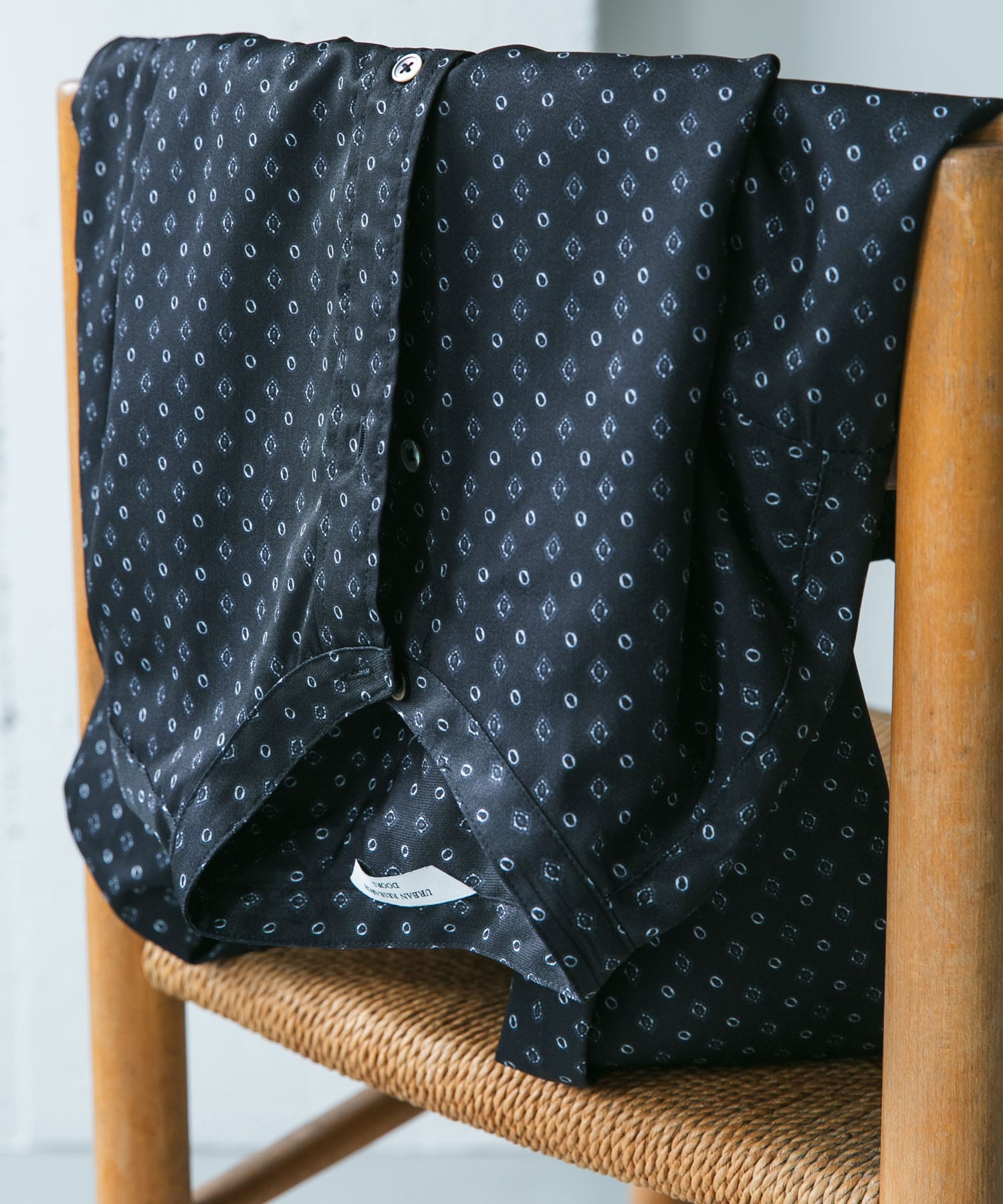 バンドカラーショートスリーブ 総柄シャツ BLACK M