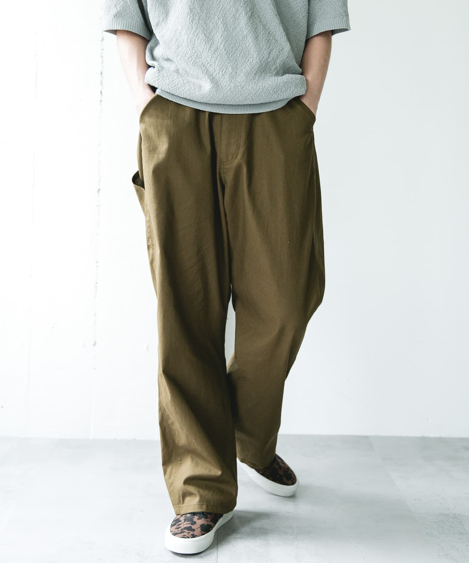 KHAKI