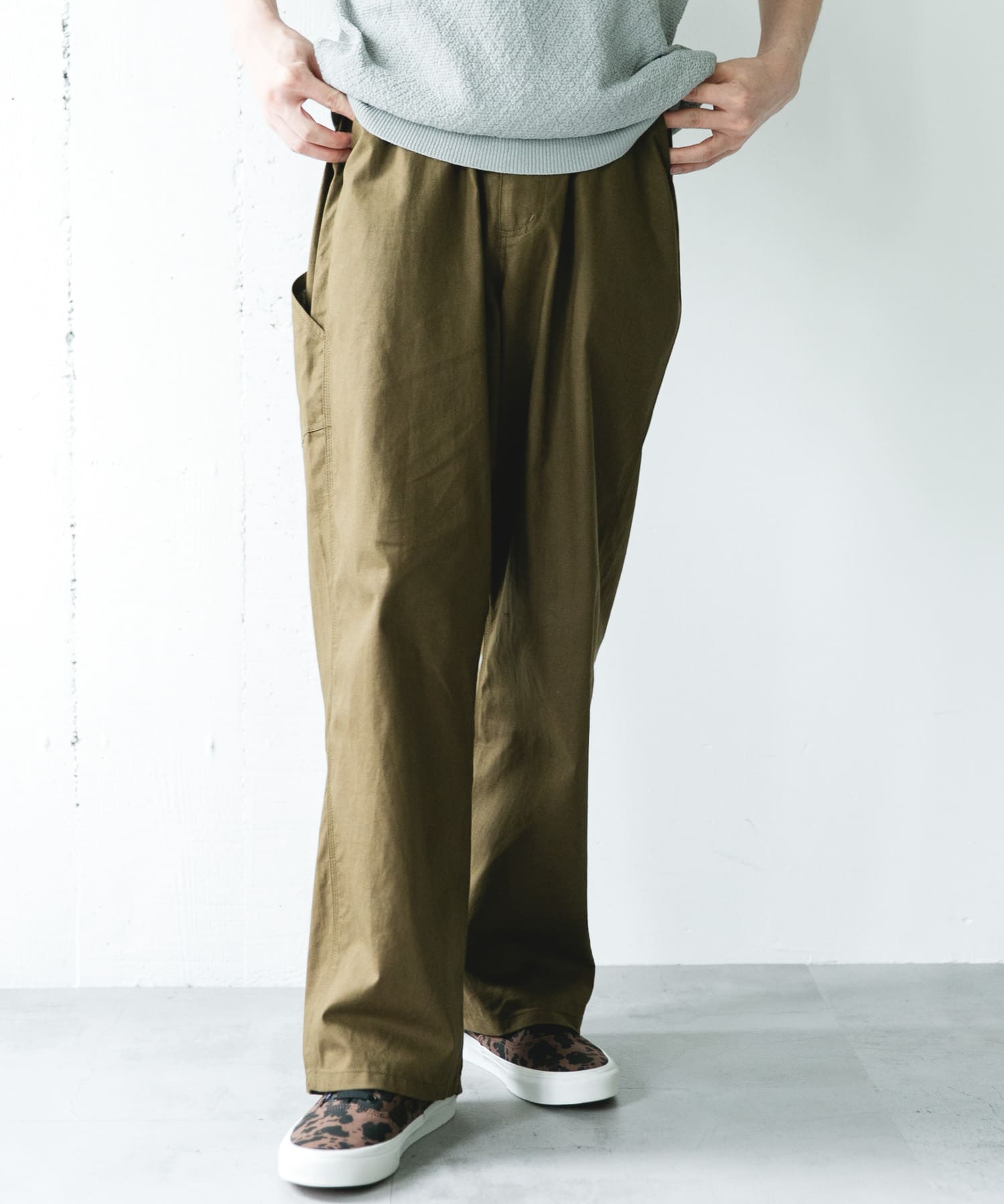 KHAKI