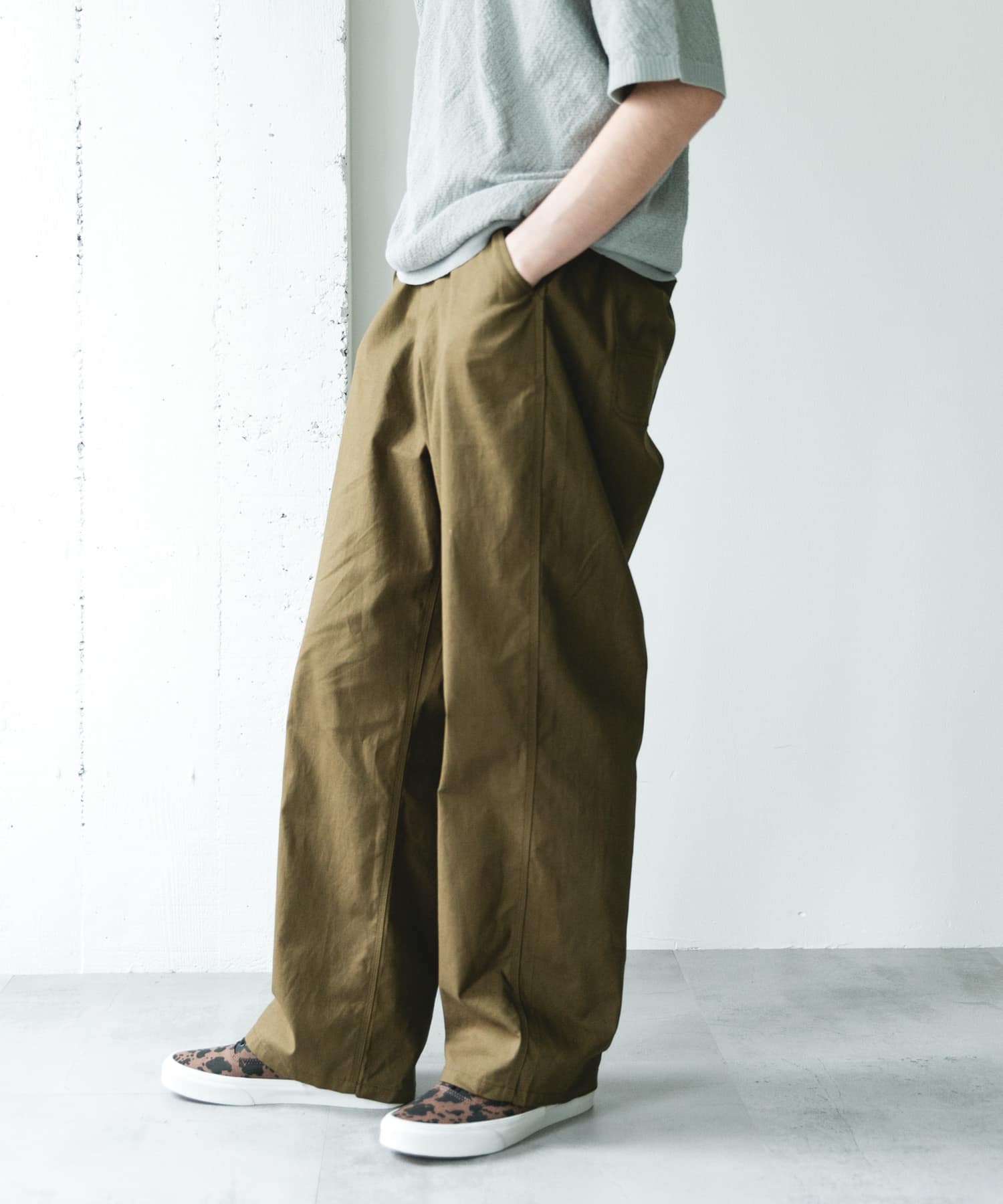 KHAKI