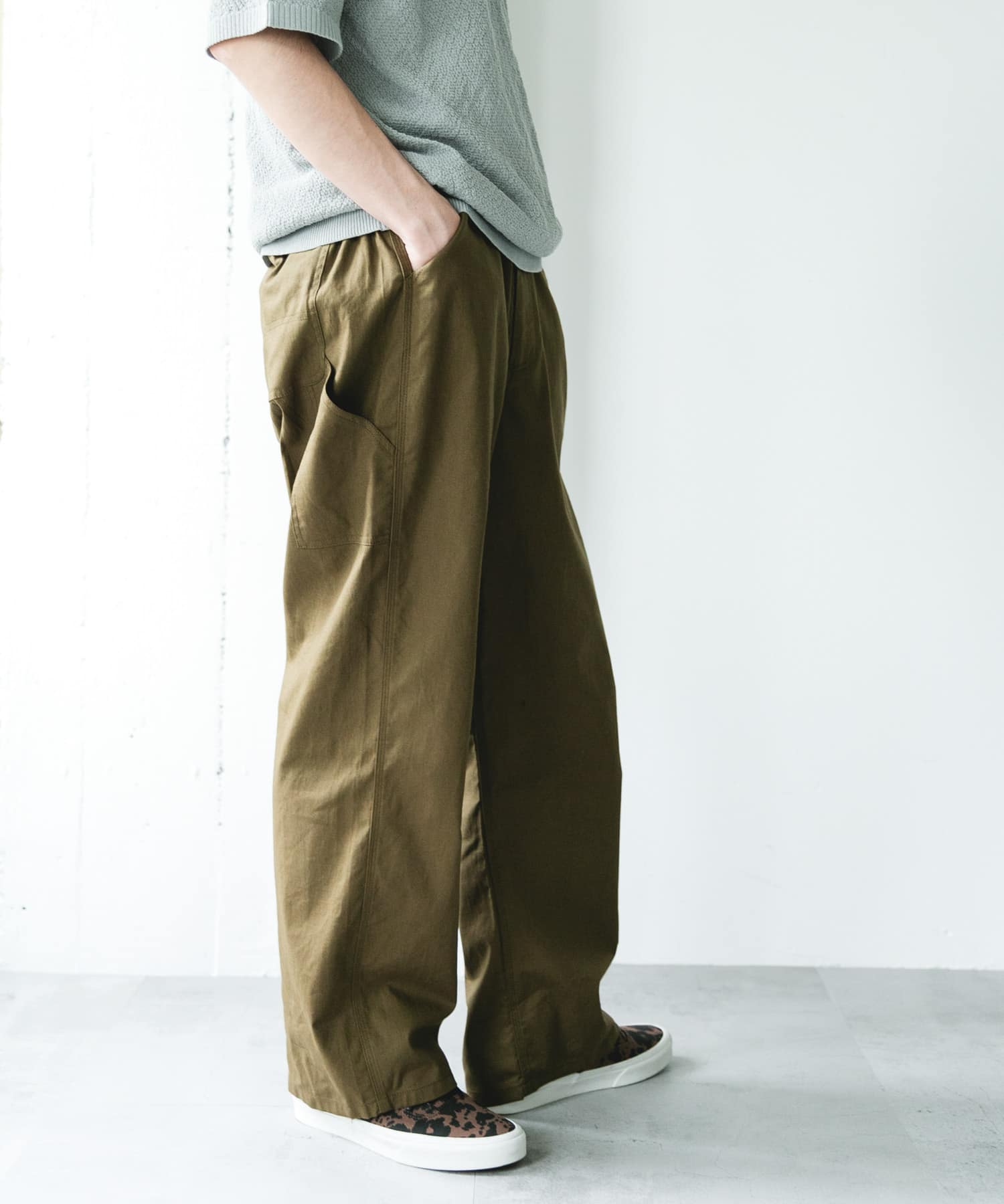 KHAKI