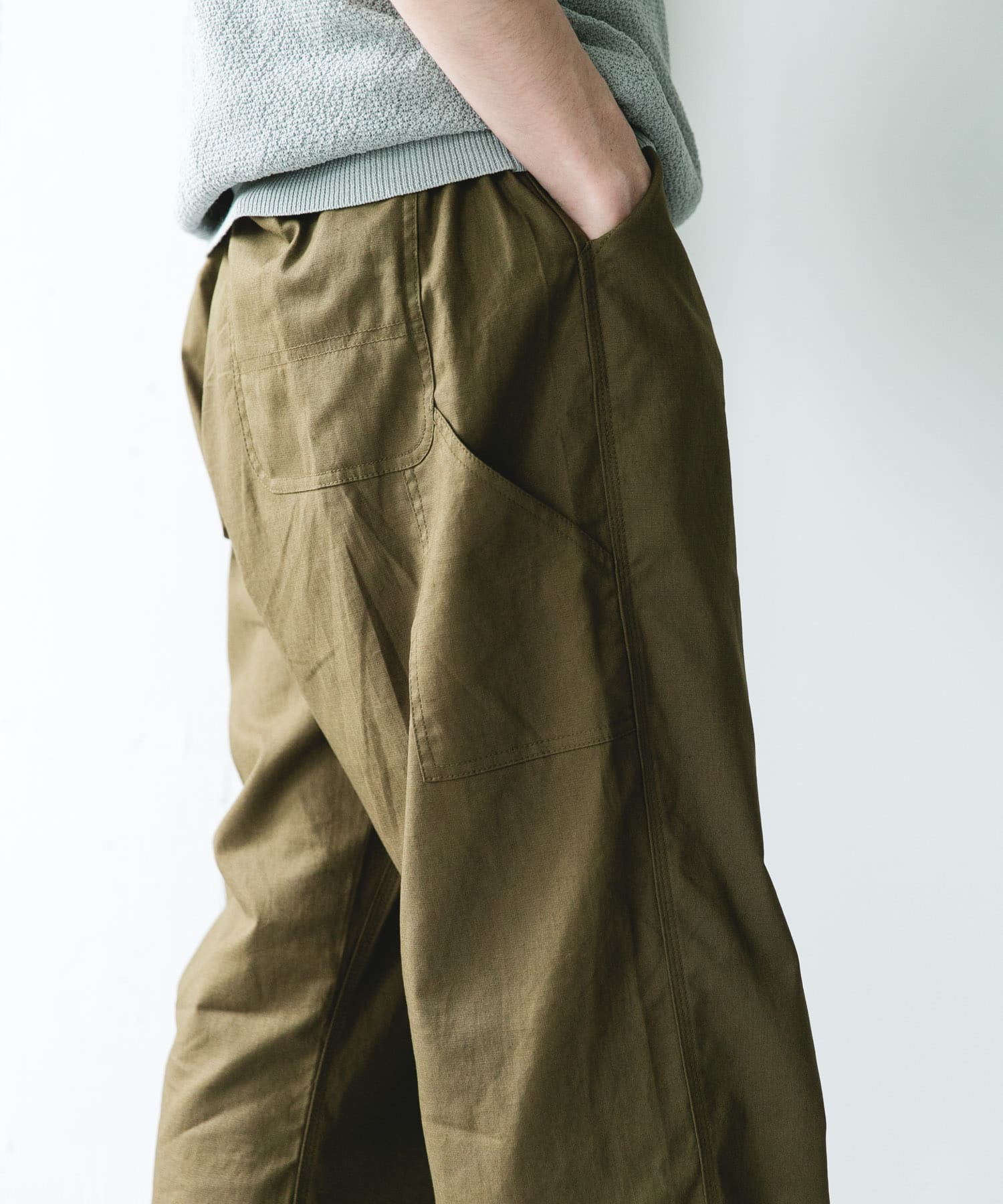 KHAKI
