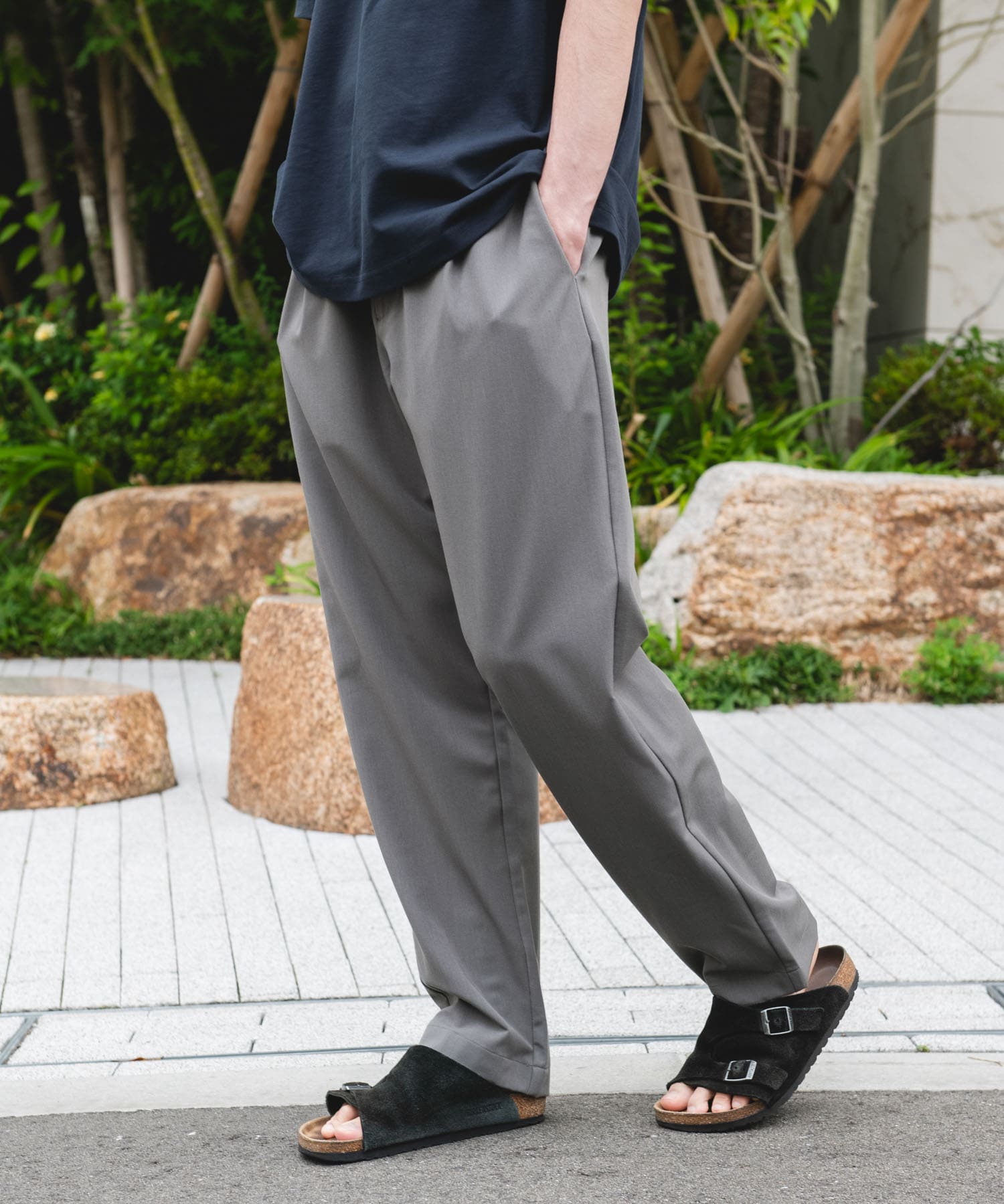 GRAY