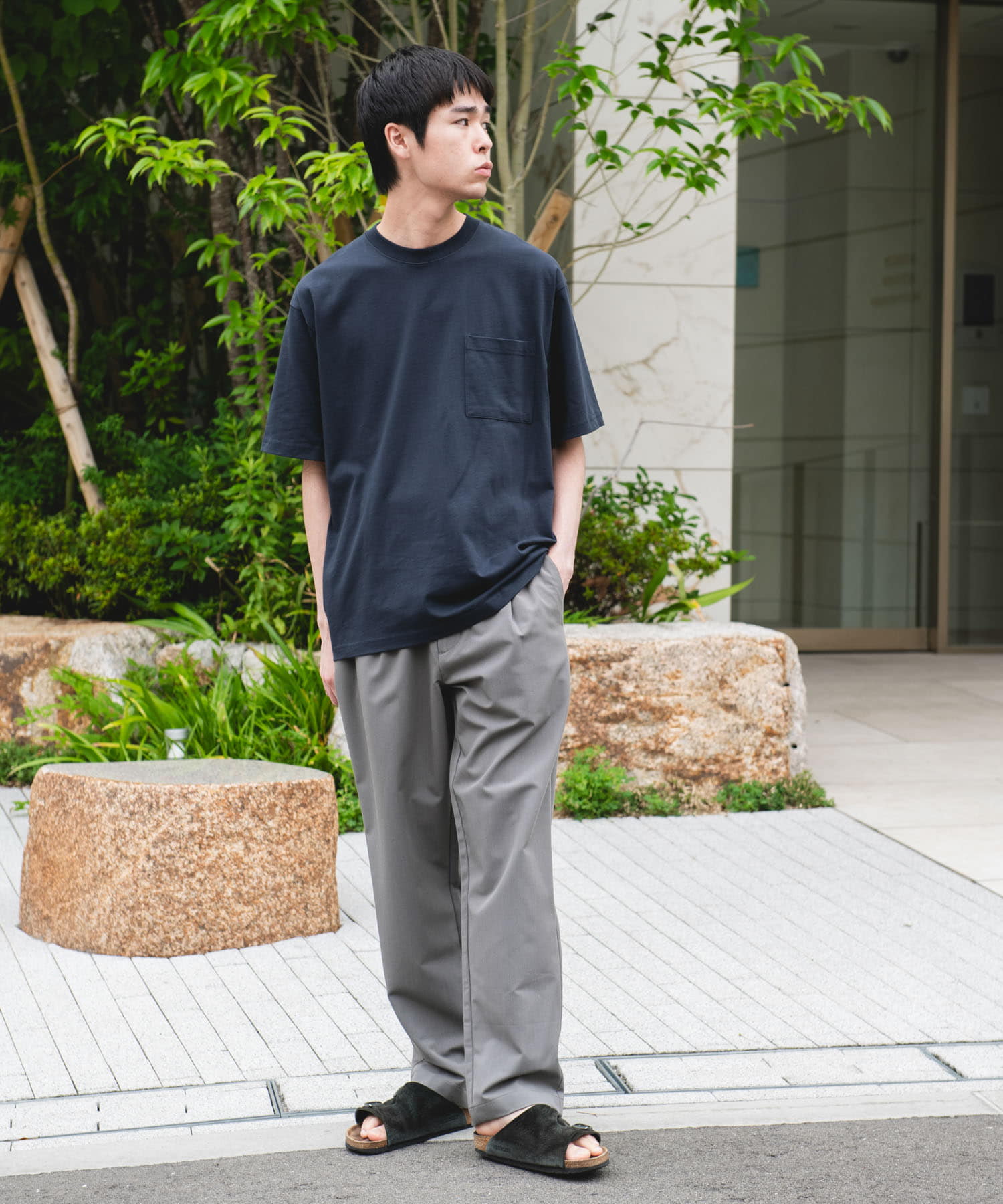 GRAY