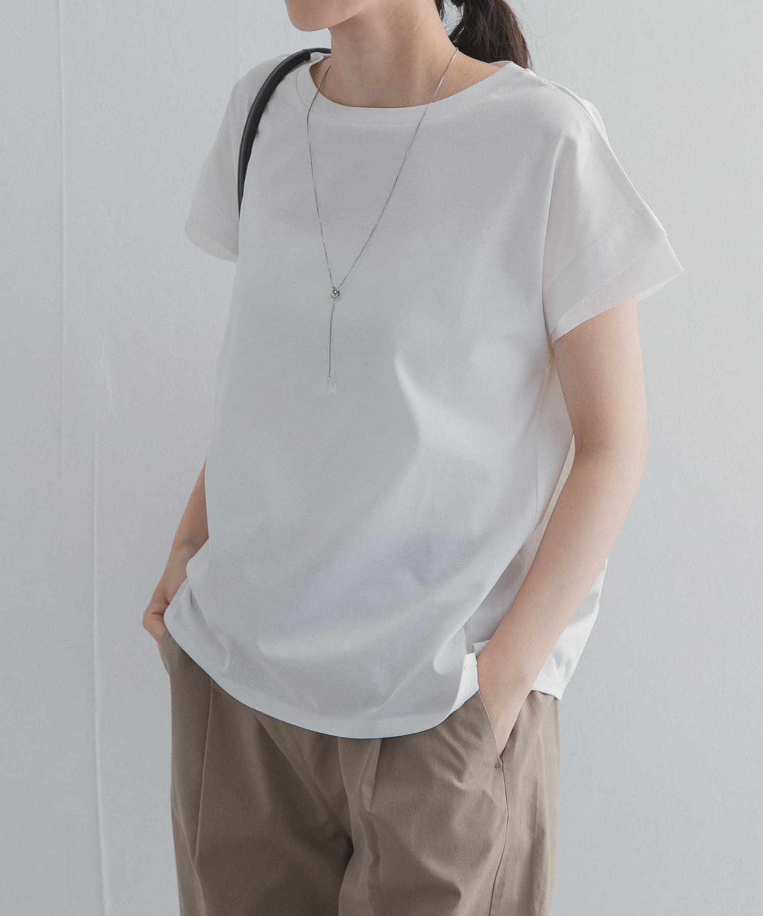 OFF WHITE