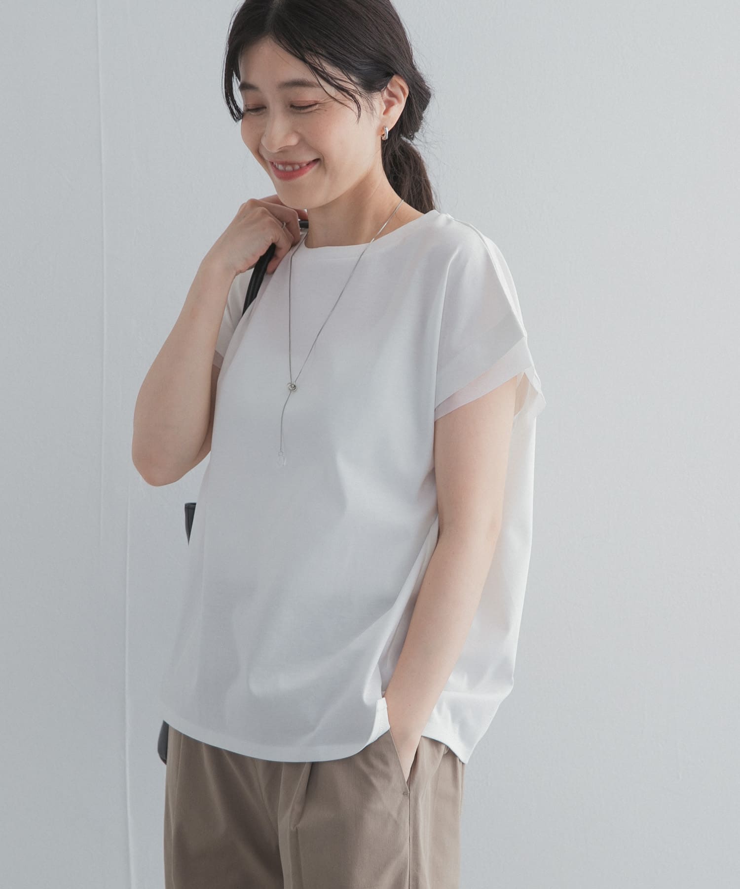 OFF WHITE
