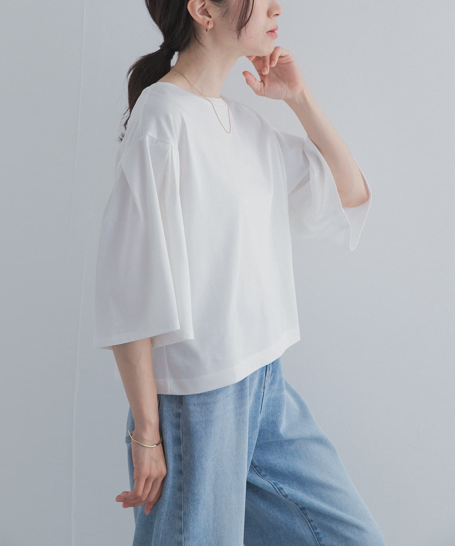OFF WHITE