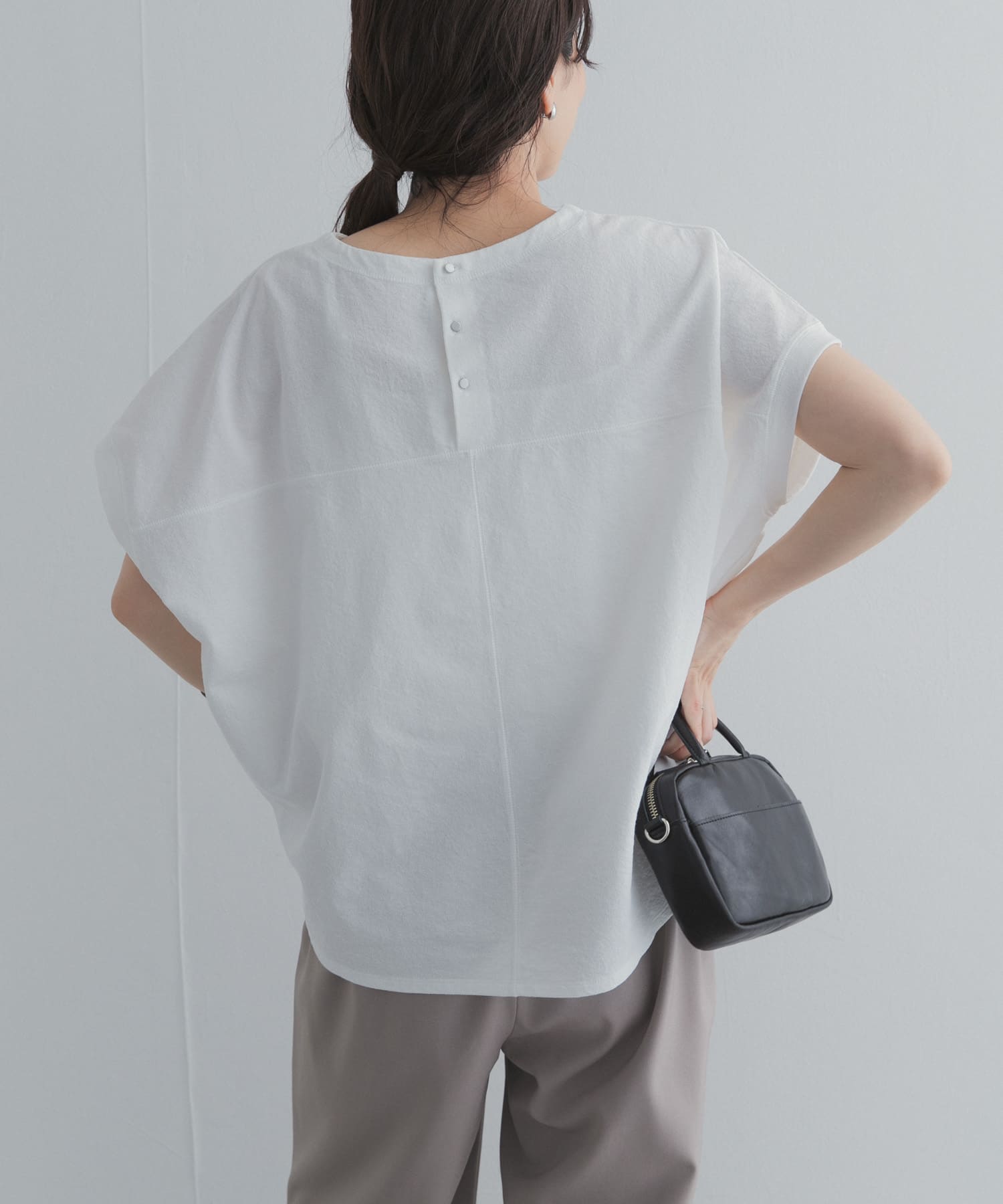 リネンタッチBACKボタンプルオーバー