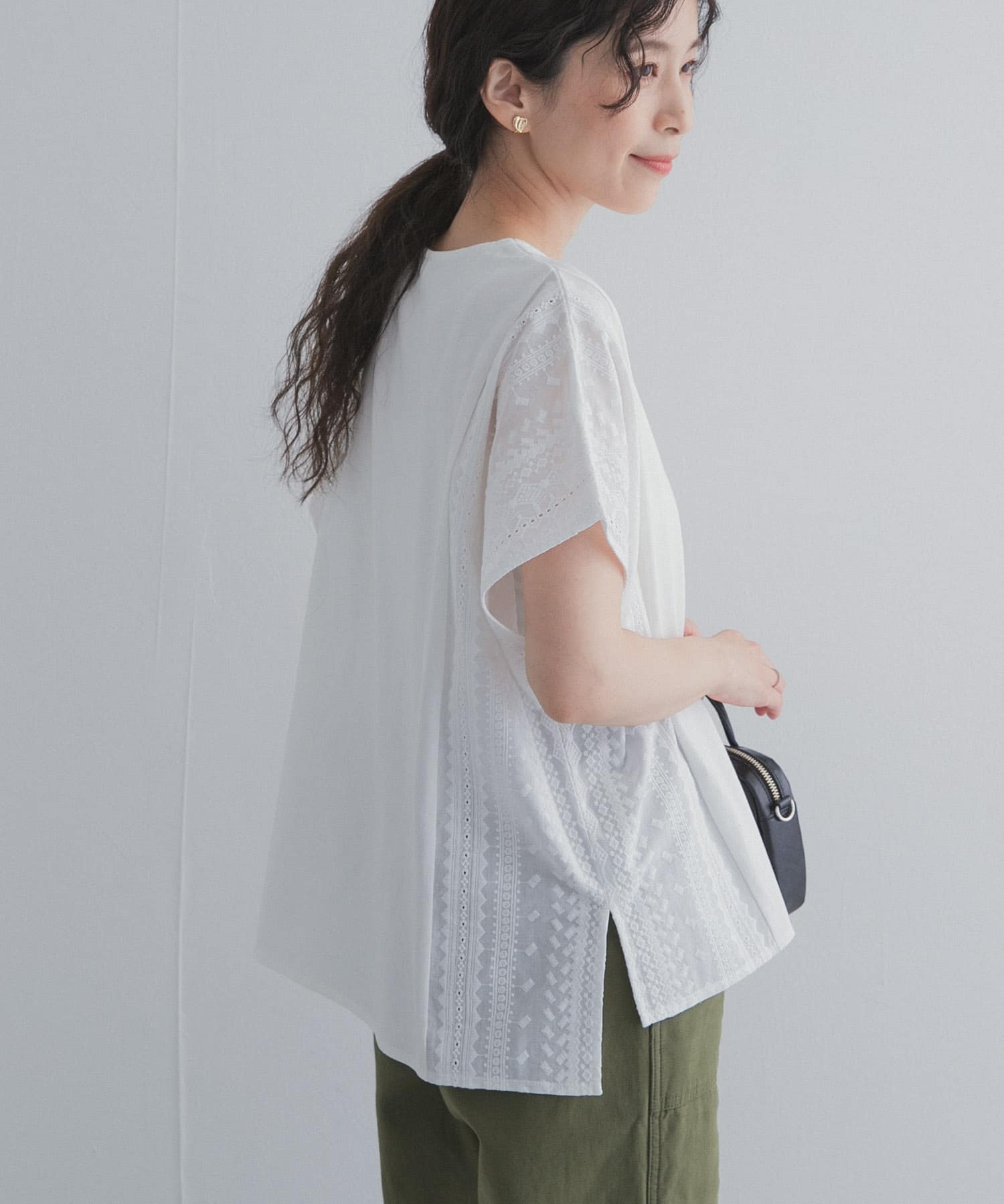 サイドレース刺繍切替プルオーバー