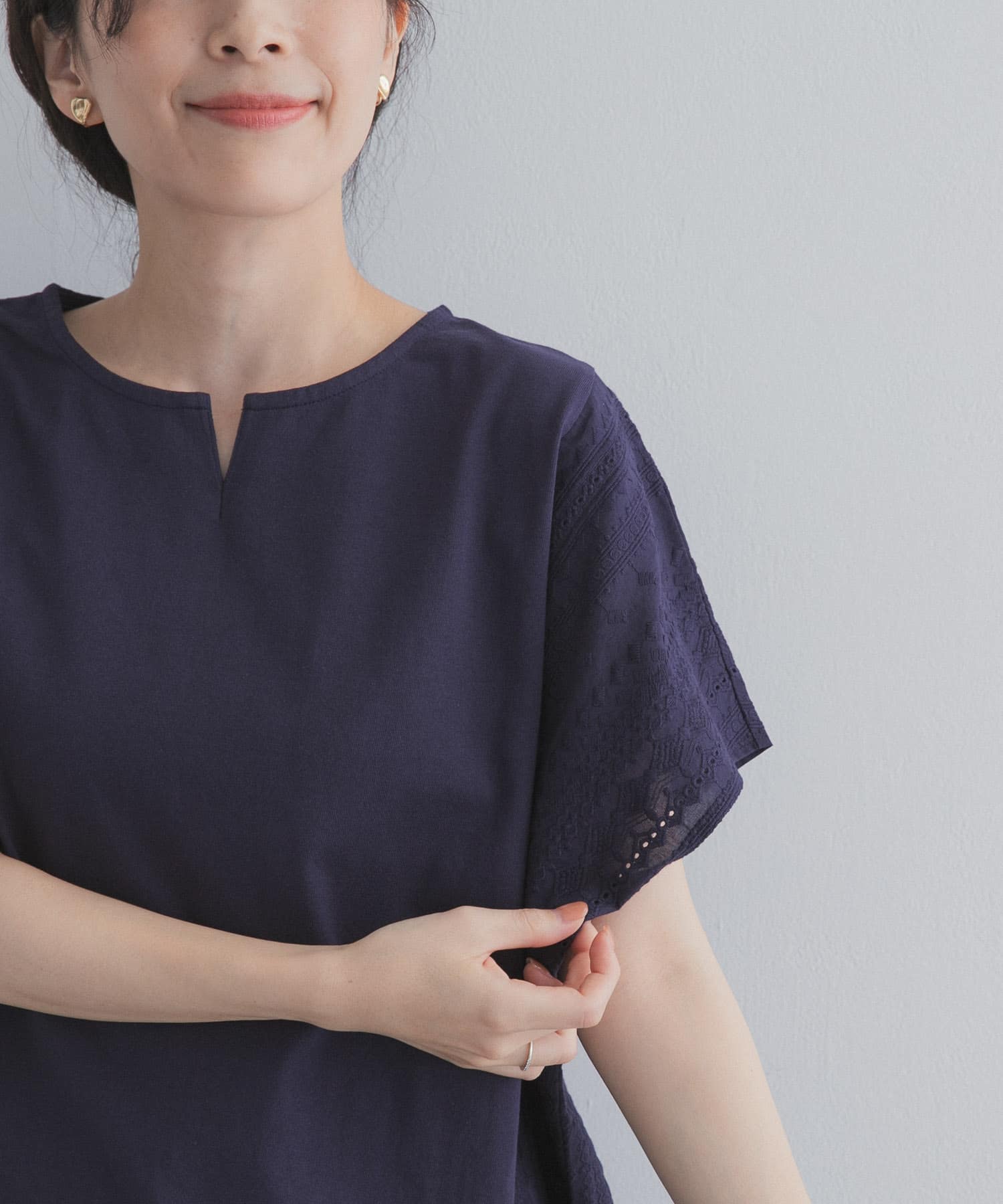サイドレース刺繍切替プルオーバー