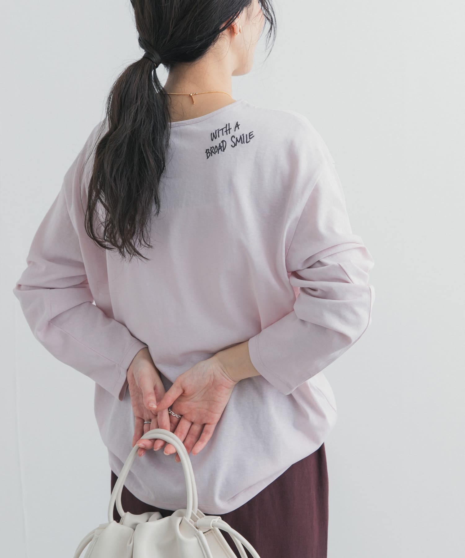 バック刺繍ロングスリーブTシャツ