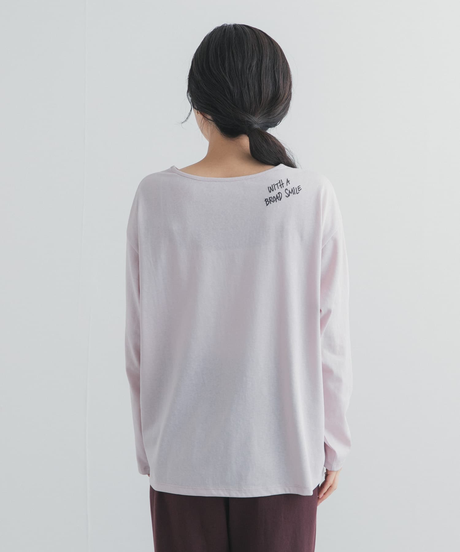 バック刺繍ロングスリーブTシャツ(Free BORDER): トップス｜URBAN