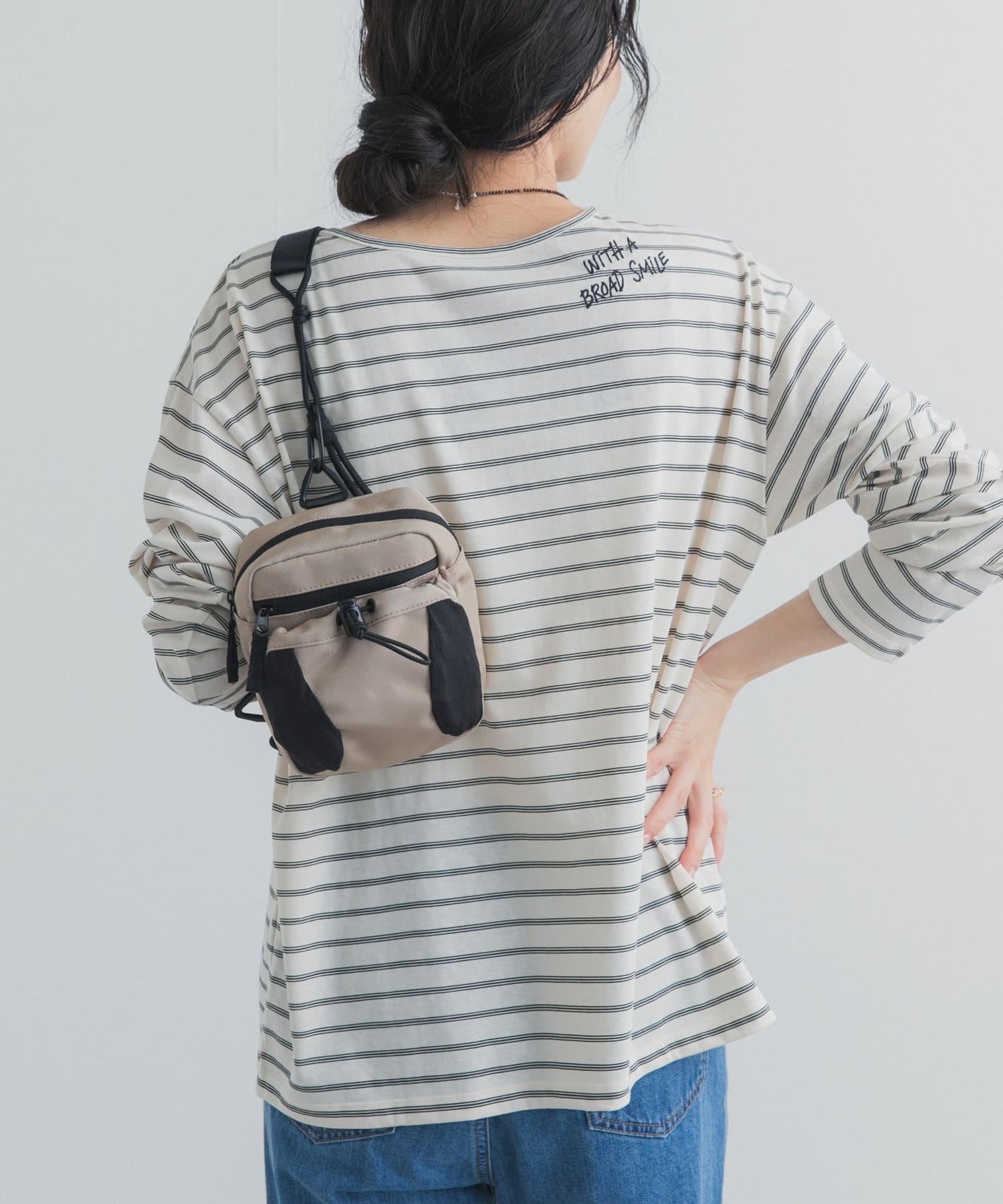 バック刺繍ロングスリーブTシャツ