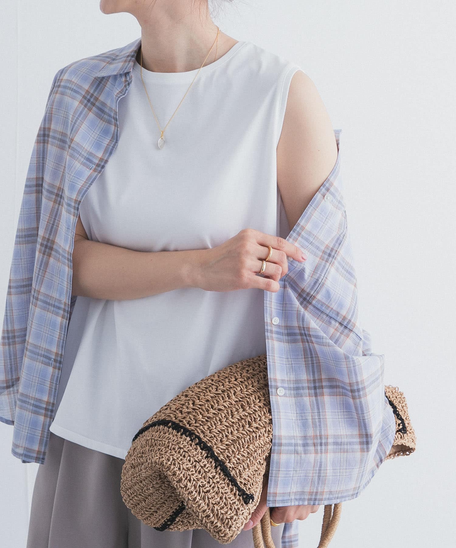 インナーノースリーブプルオーバー