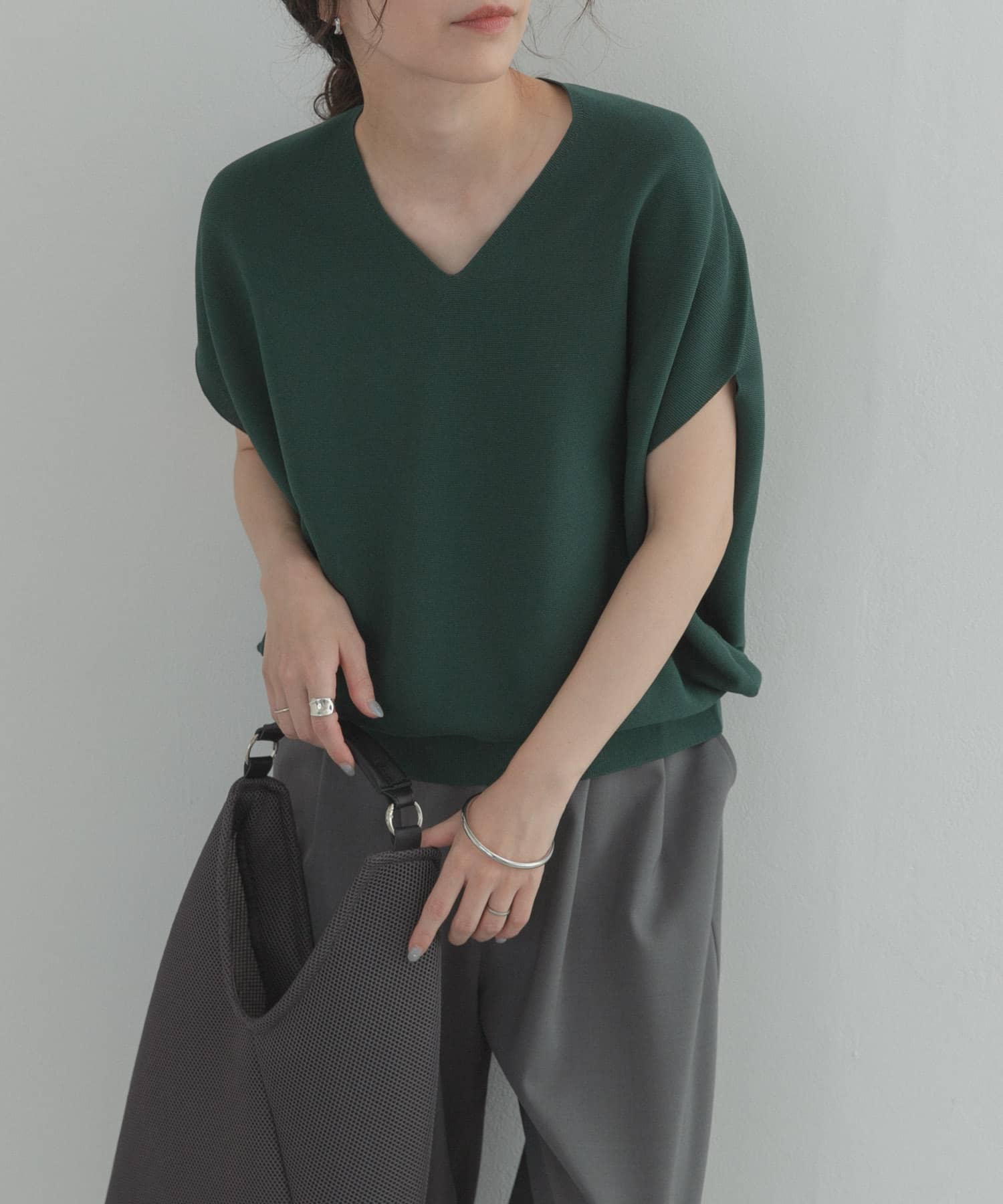 『WEB限定』Vネックコクーンニット