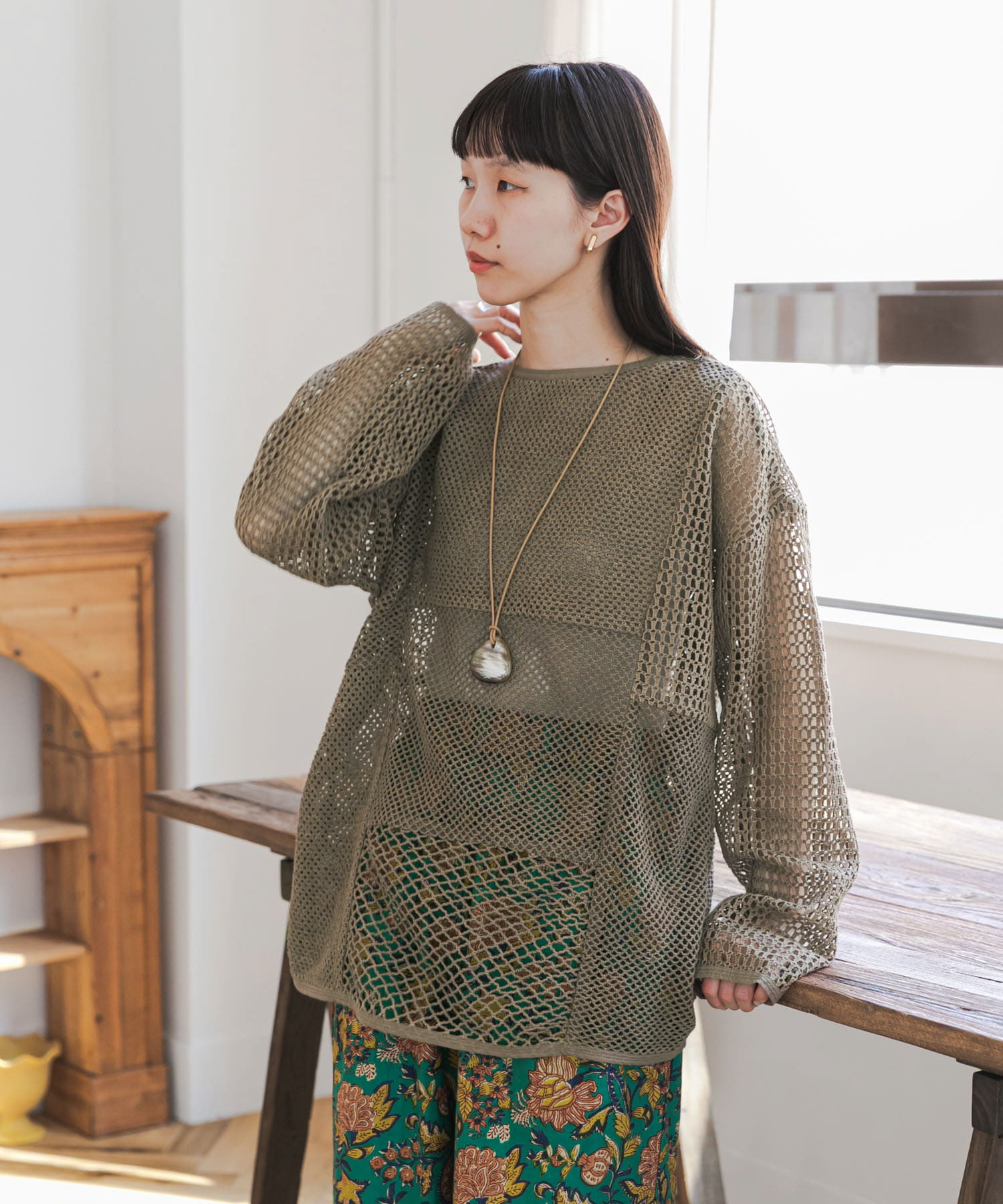 KHAKI