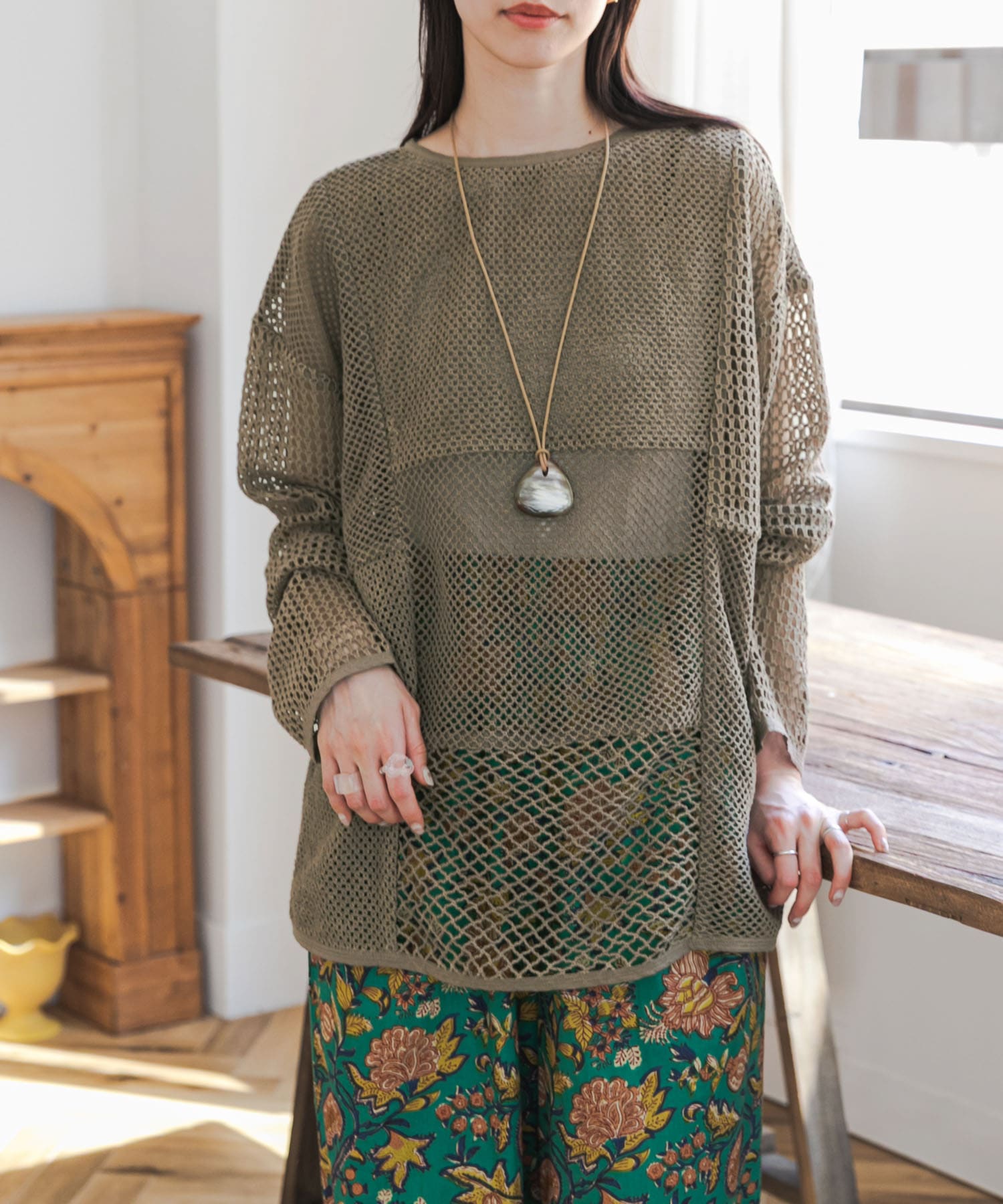 KHAKI