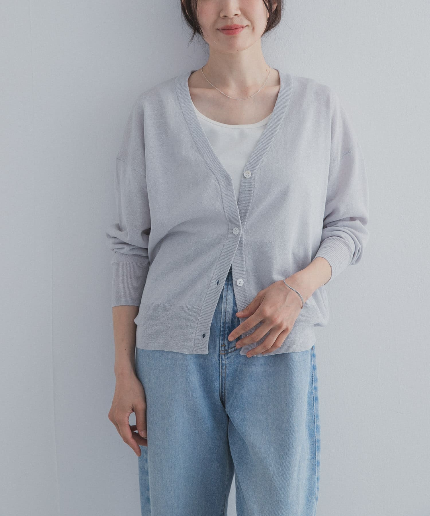 リネン混Vネックショートカーディガン