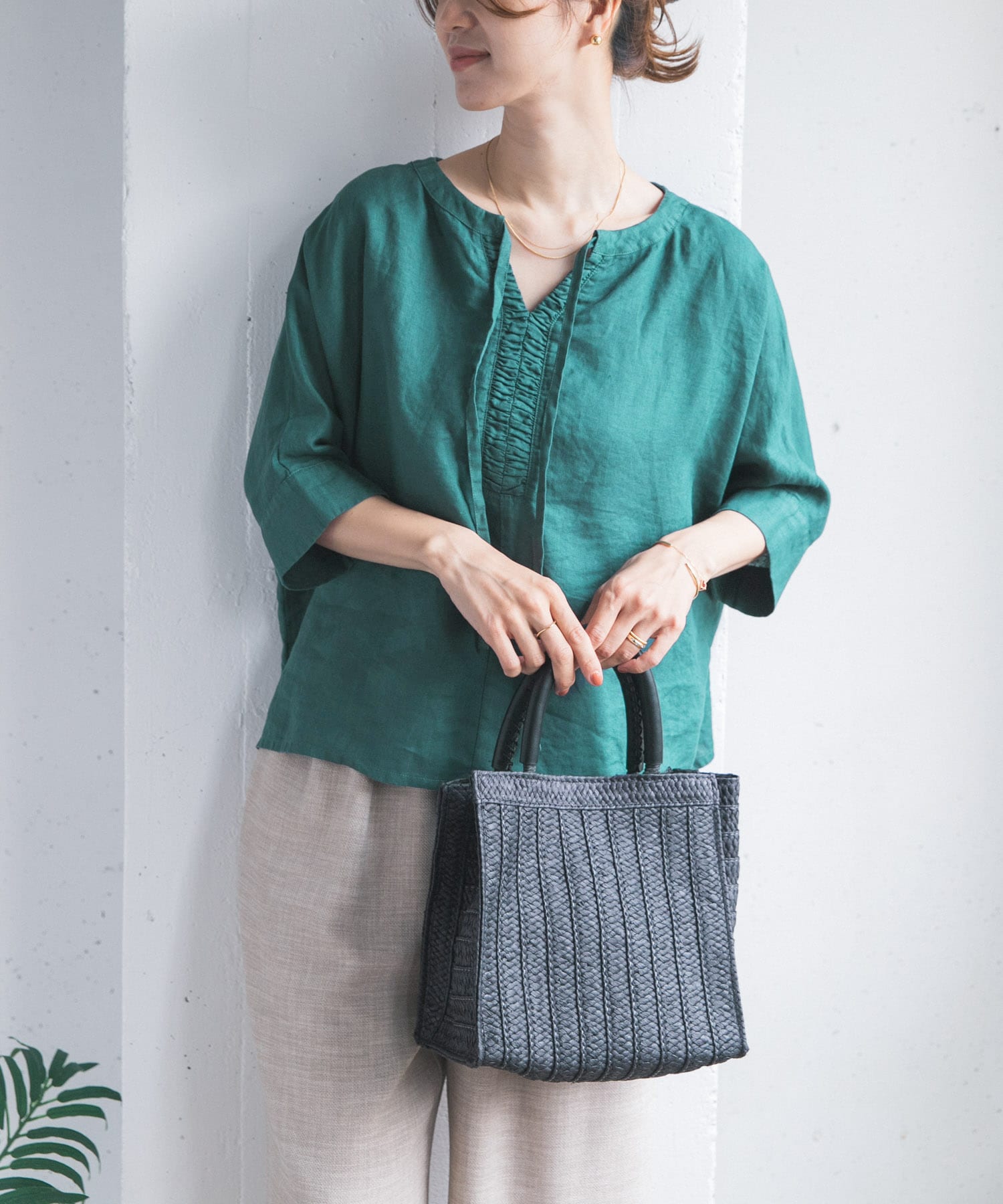 GREEN