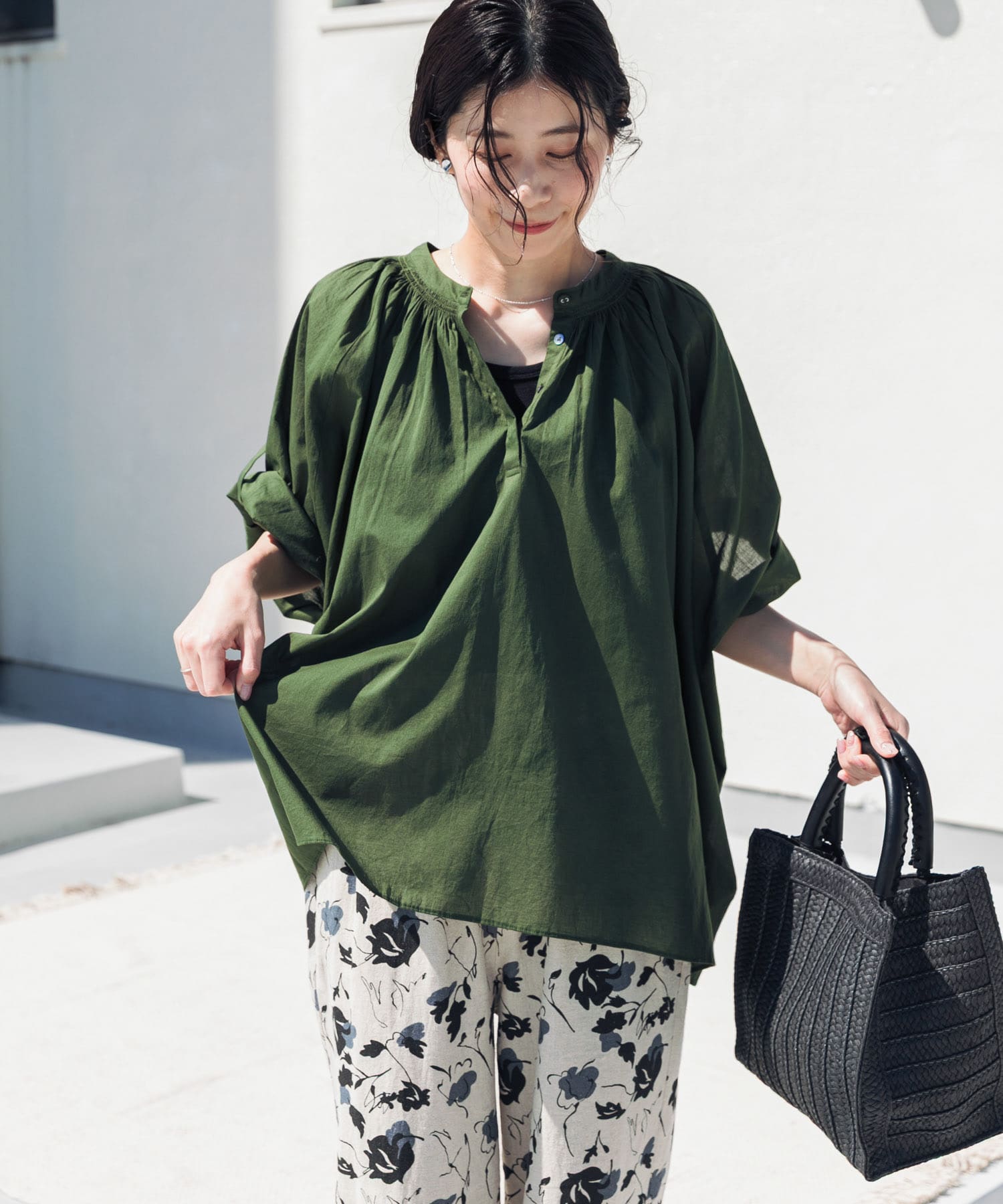 GREEN