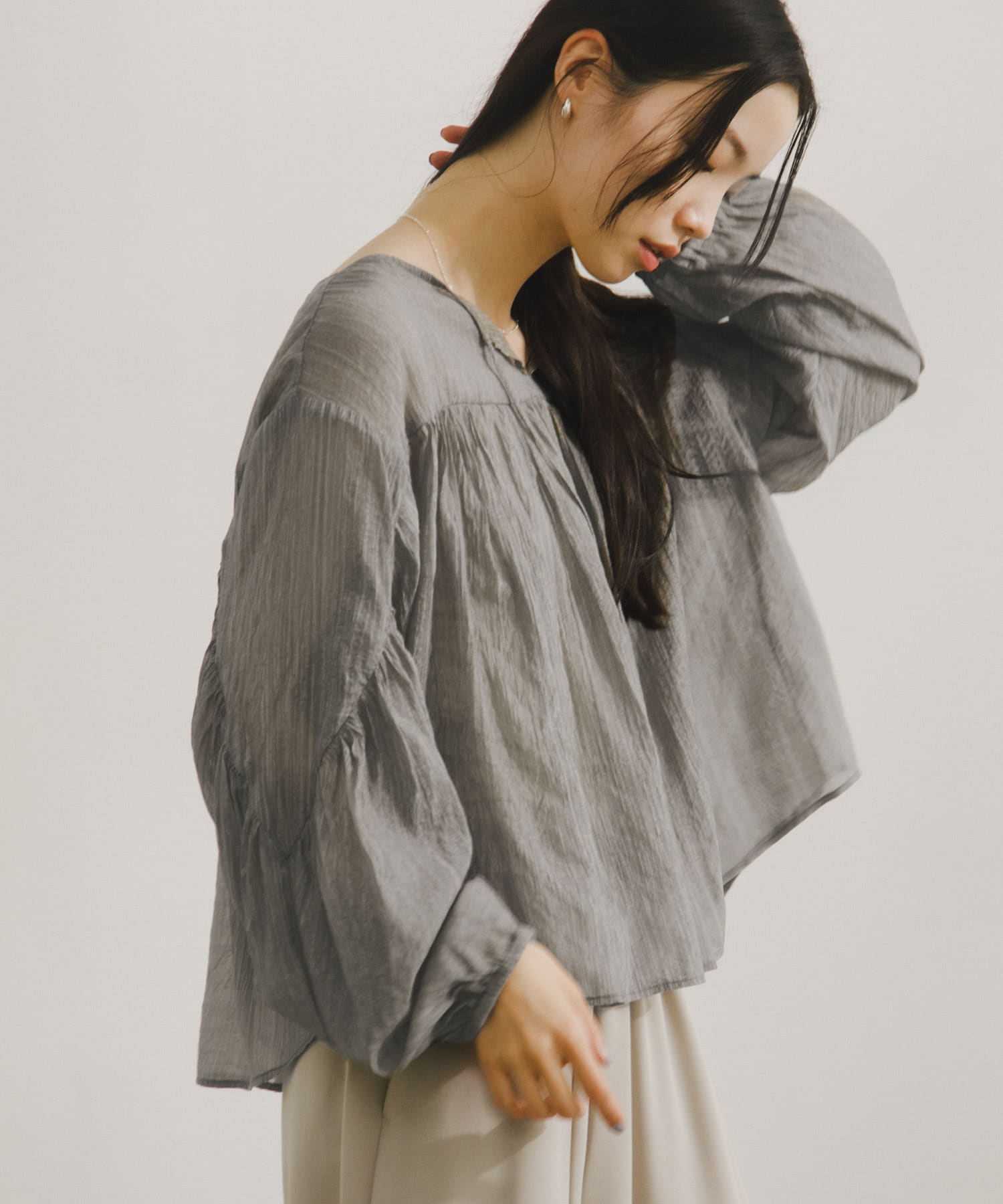 GRAY
