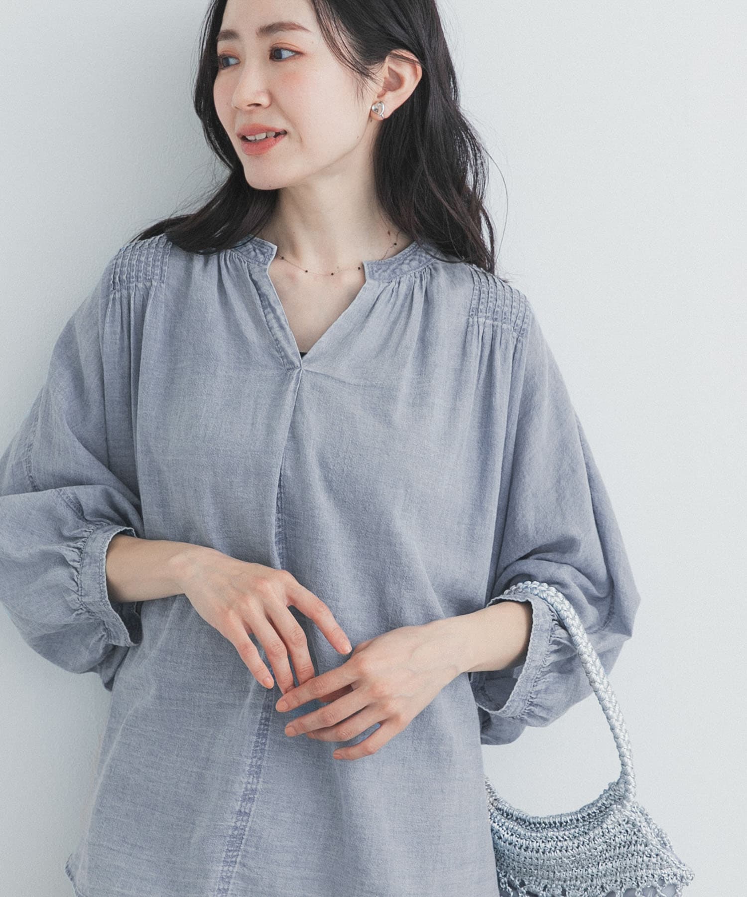 シアーデニムピンタックドルマンブラウス