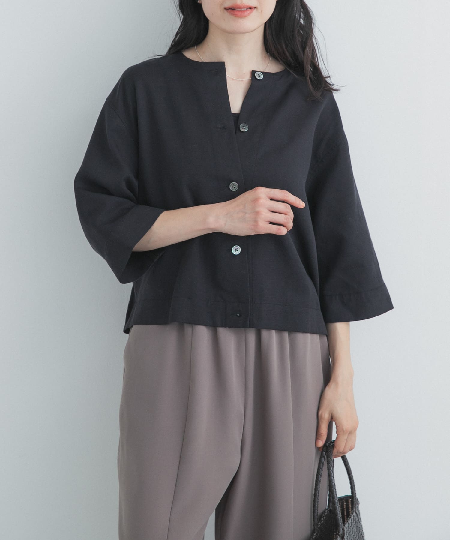 ノーカラーバックギャザーブラウス