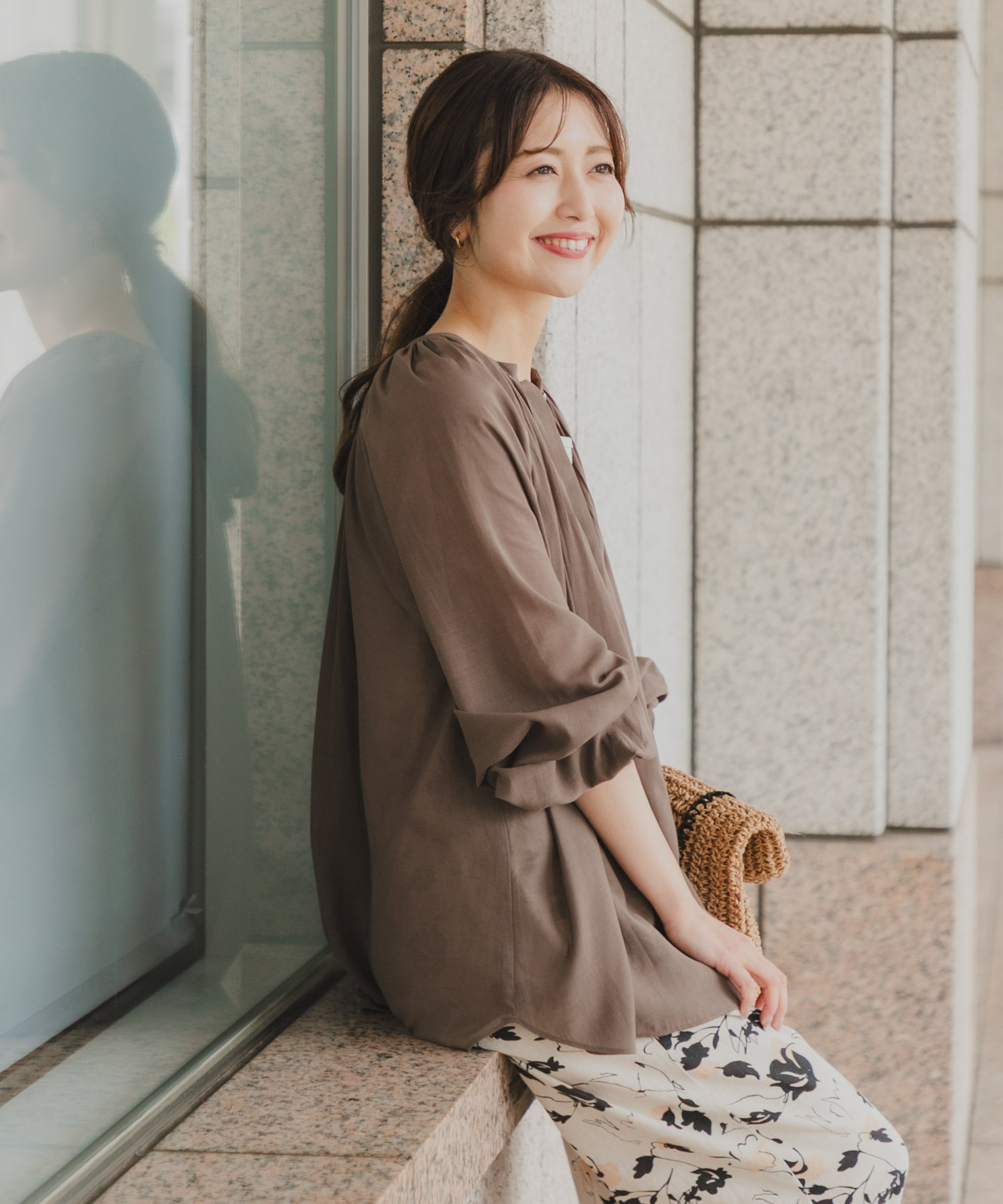 『スタッフ企画』バックシャーリングタックブラウス