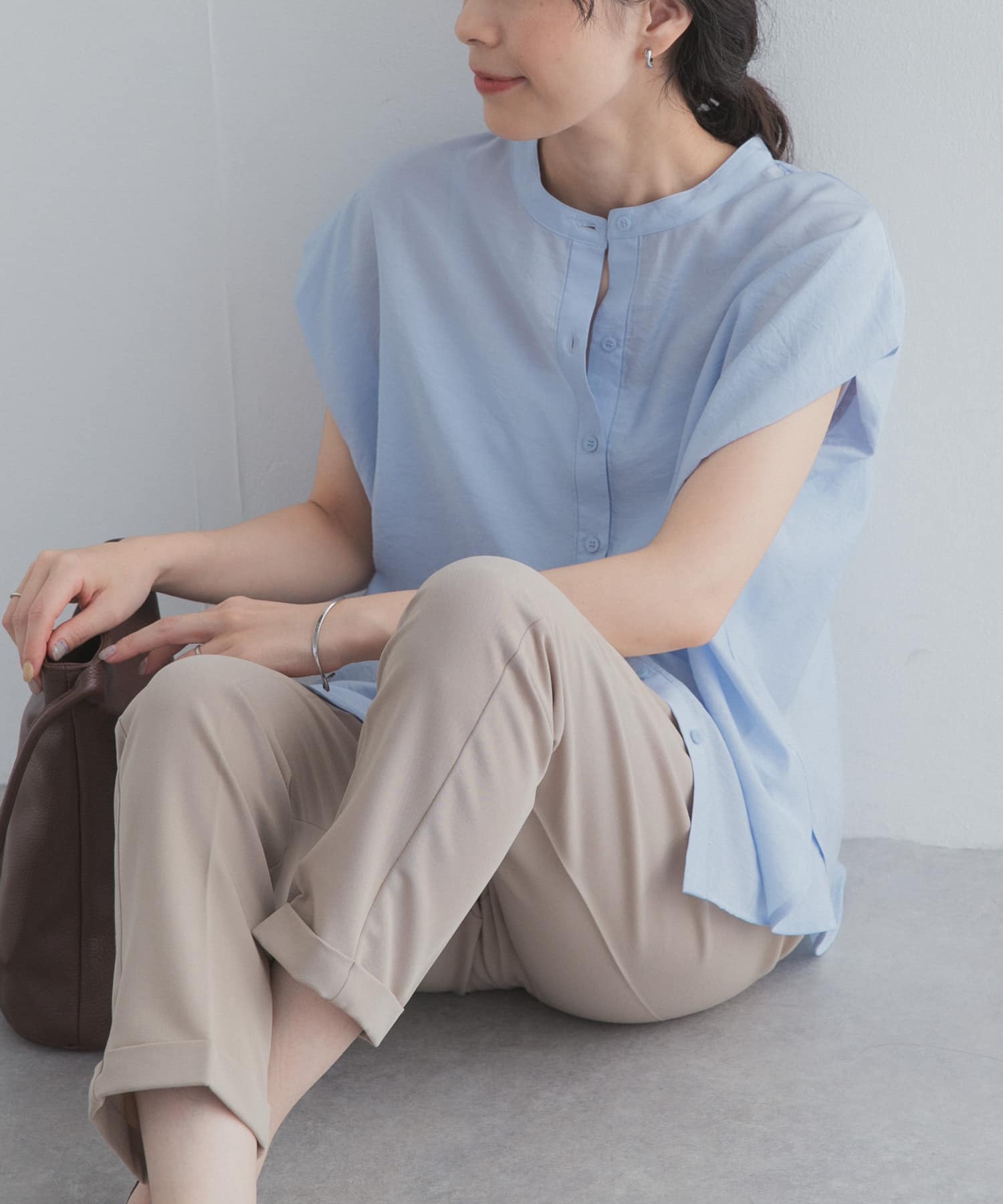 『一部WEB限定カラー』ショルダータックバンドカラーシャツ
