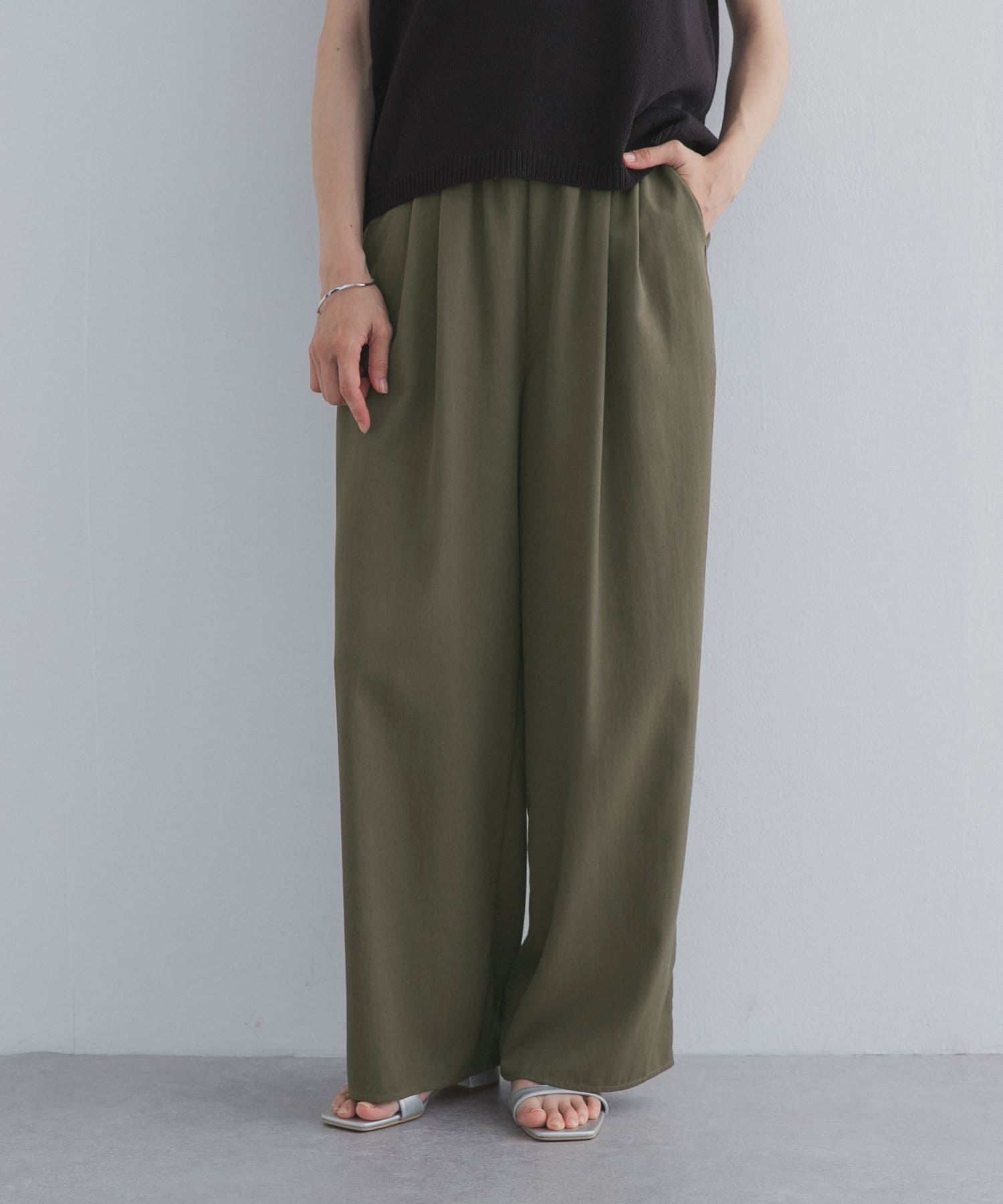 KHAKI