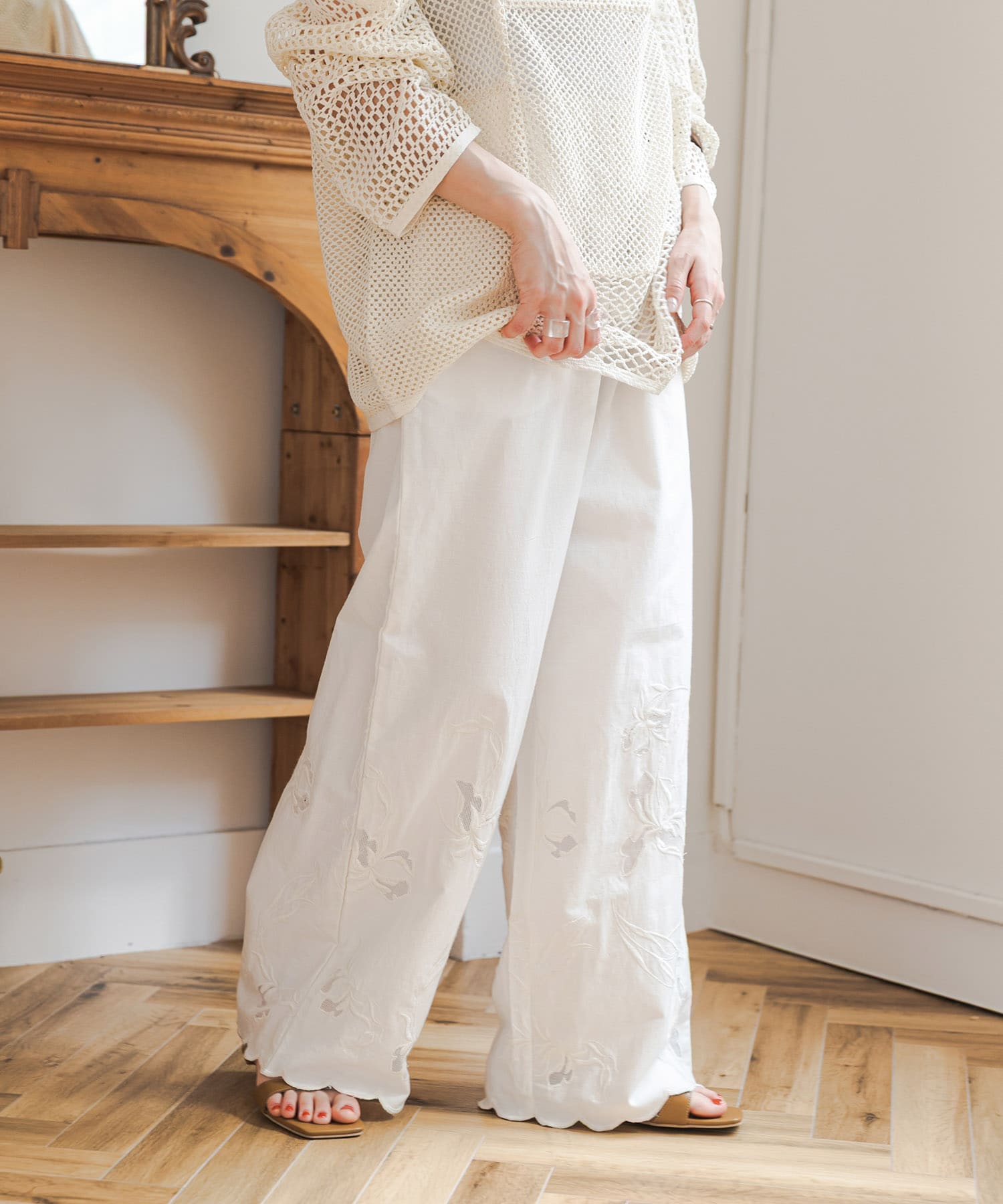 エンブロイダリーレースイージーパンツ