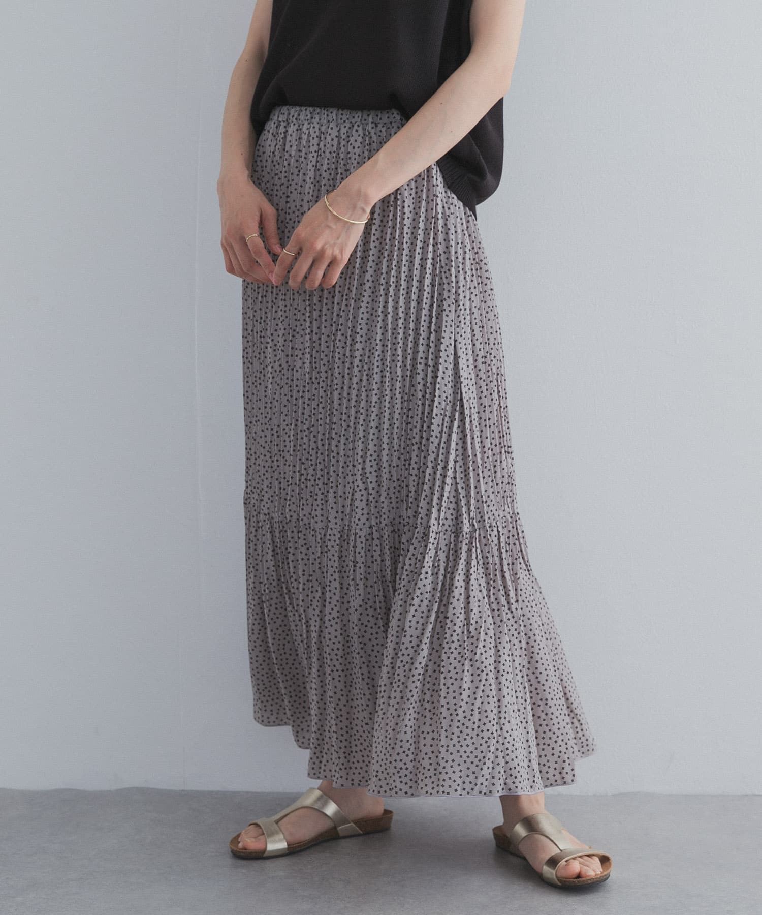 GRAY