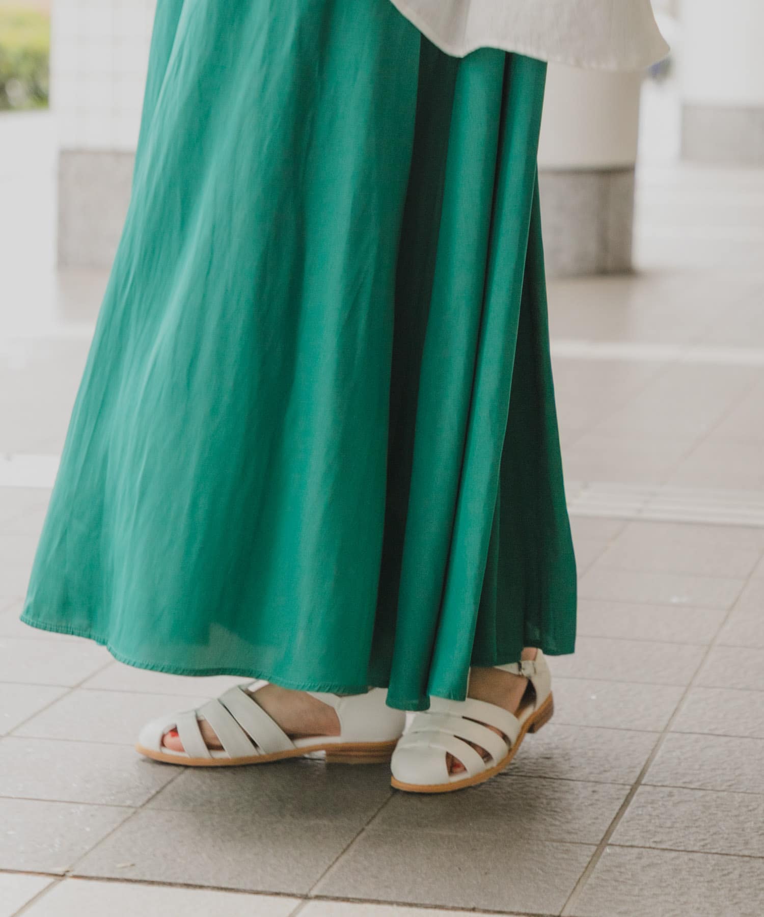 GREEN