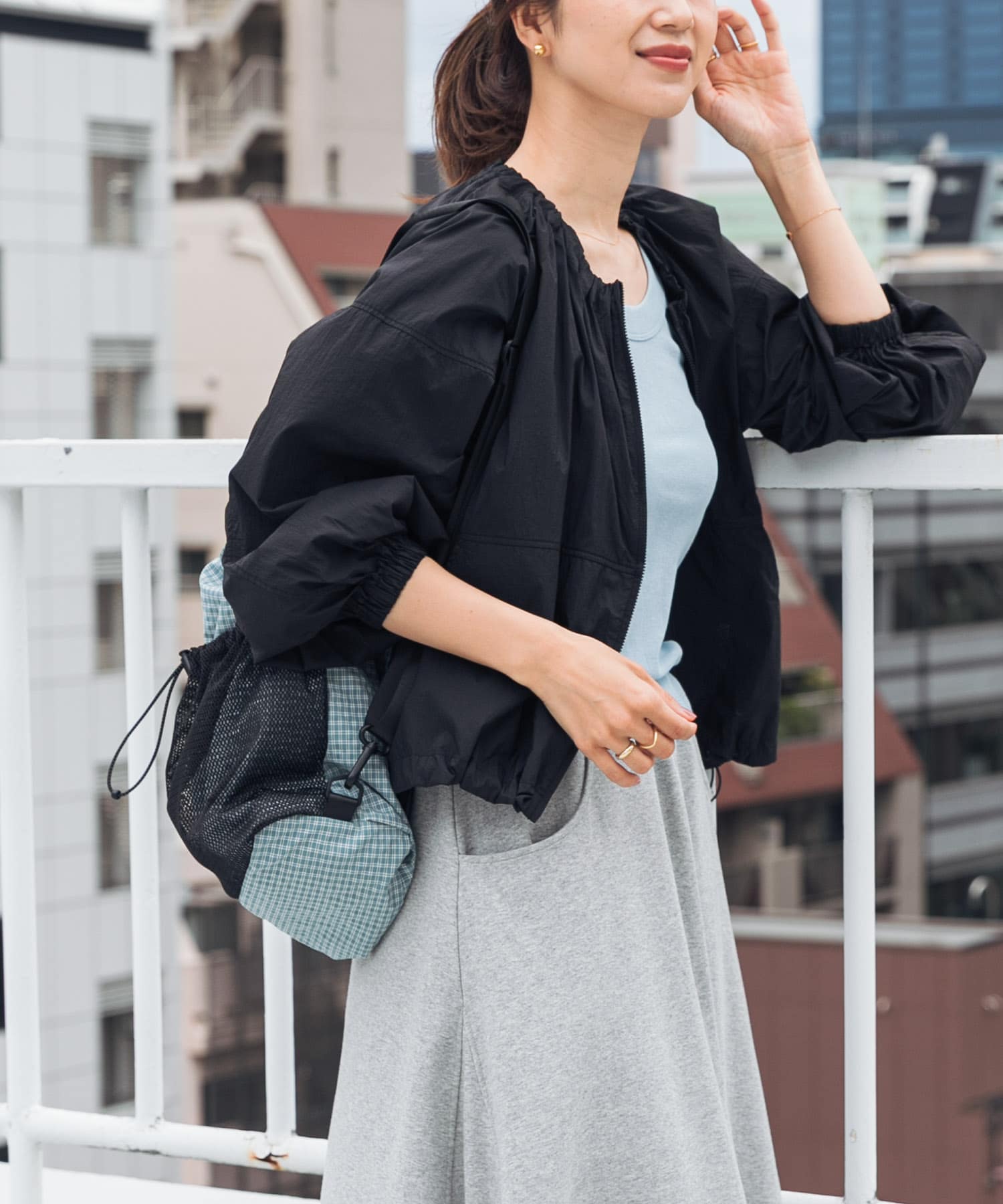 『UR TECH』ポケッタブル撥水ノーカラーブルゾン