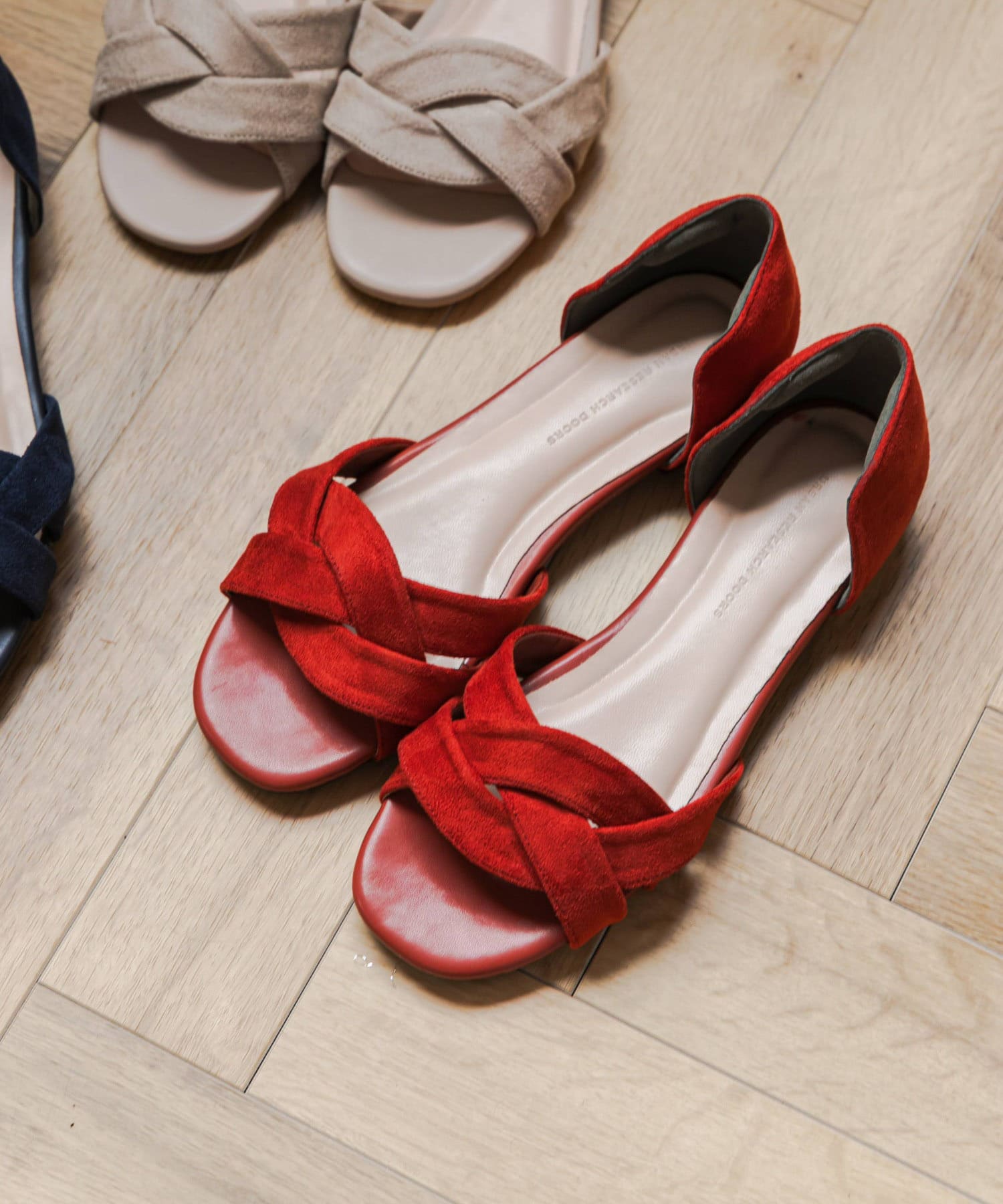 セパレートフラットサンダル