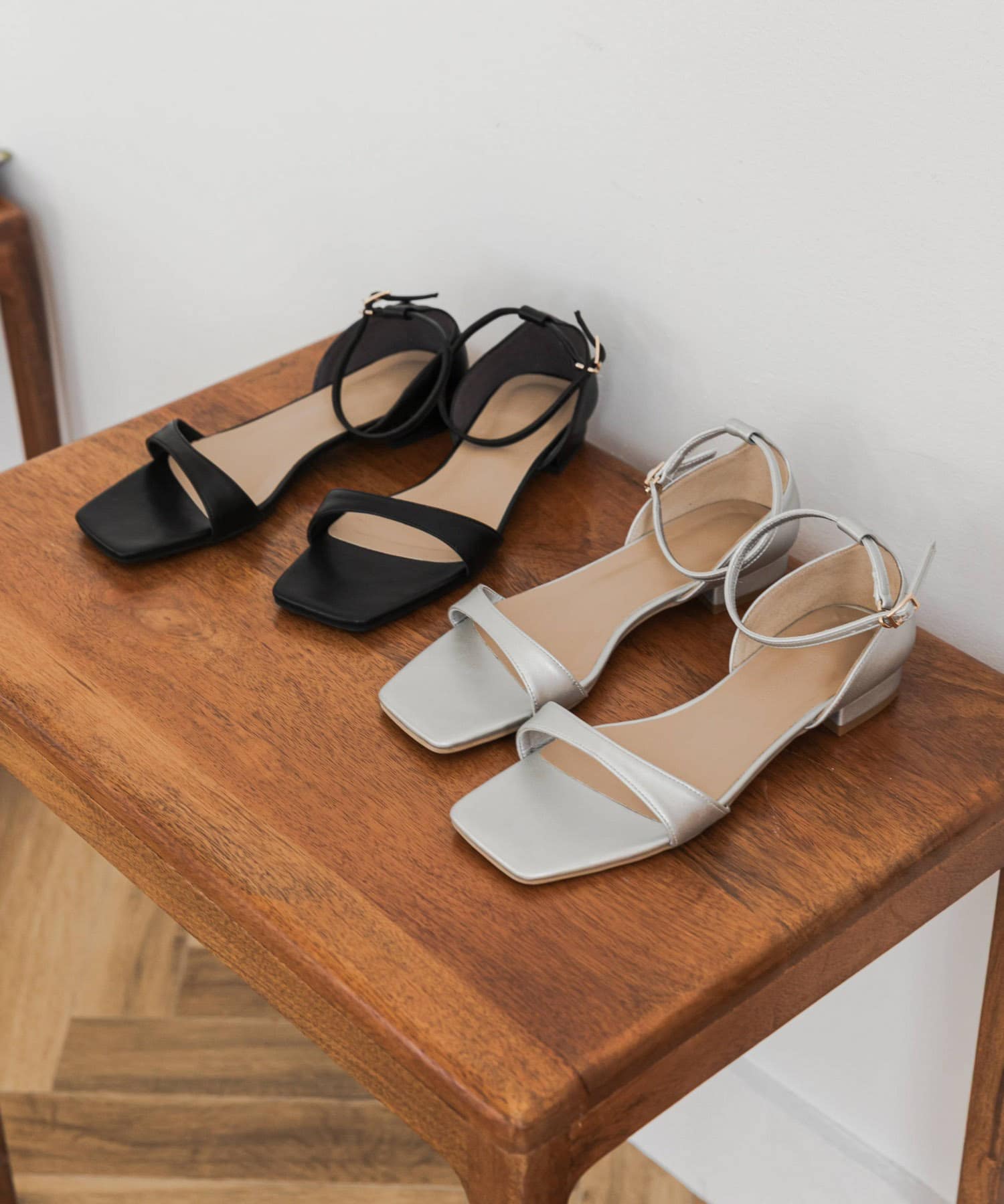 アンクルストラップフラットサンダル SILVER 36