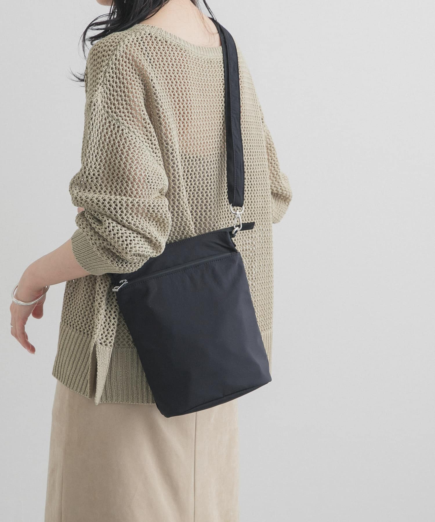撥水ショルダーバッグ