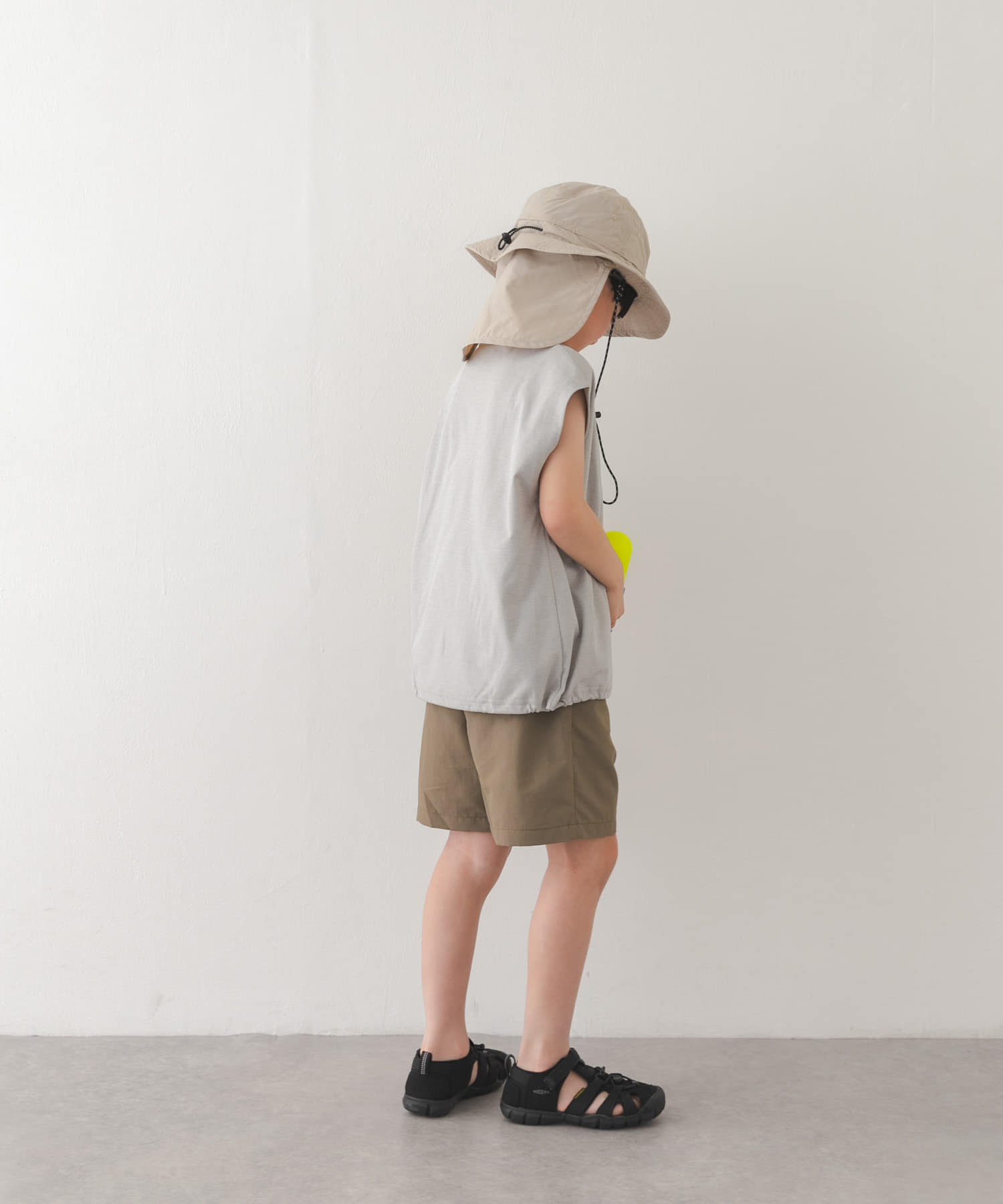 KHAKI