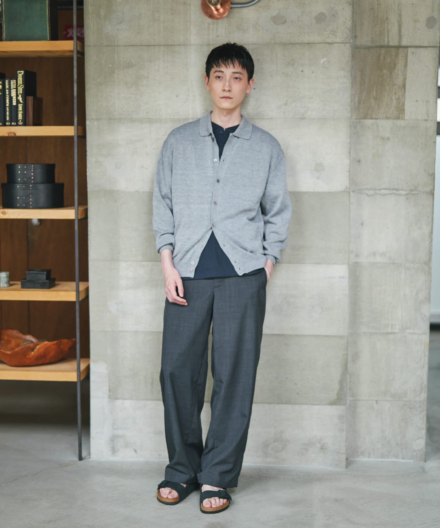 GRAY