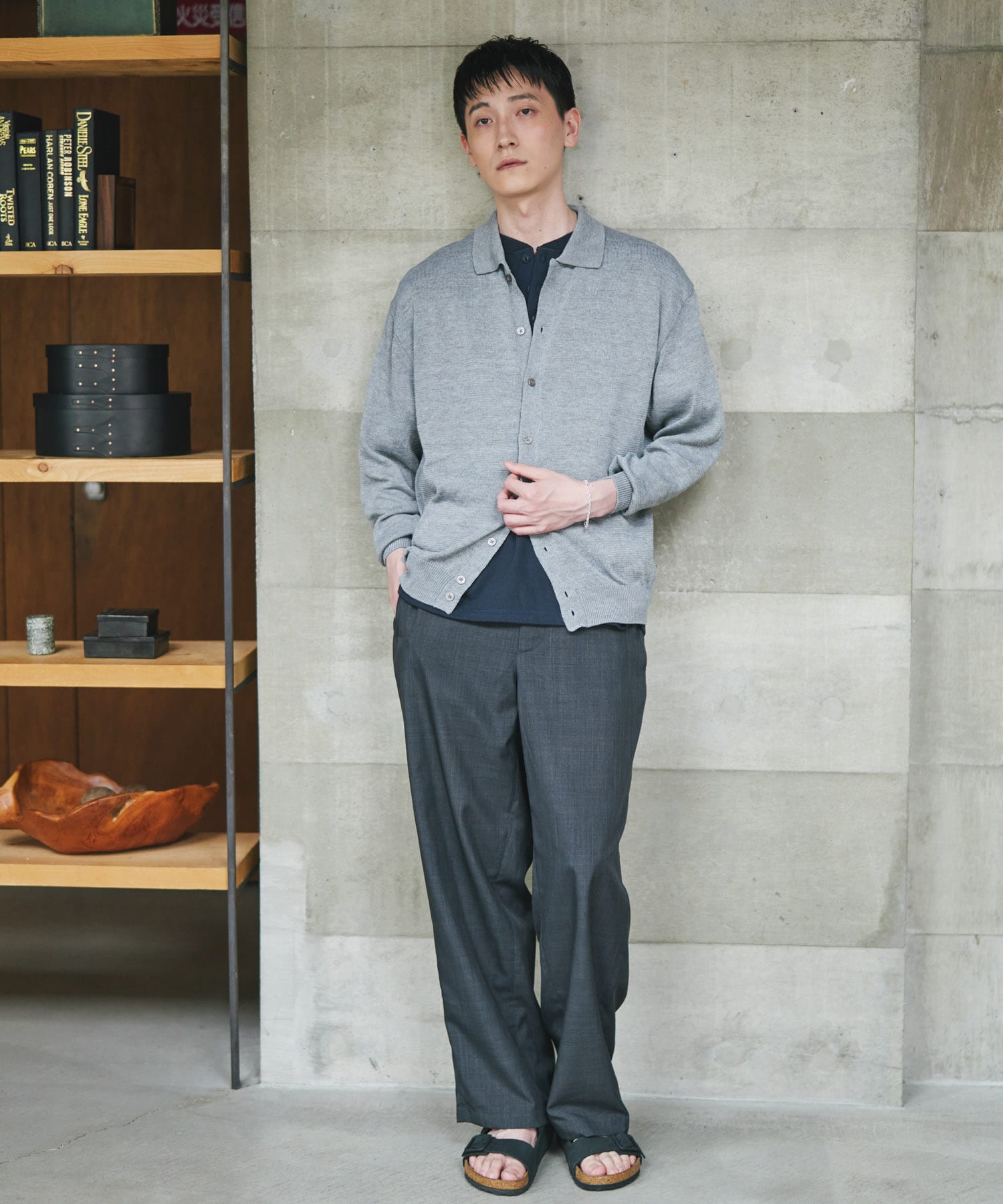 GRAY