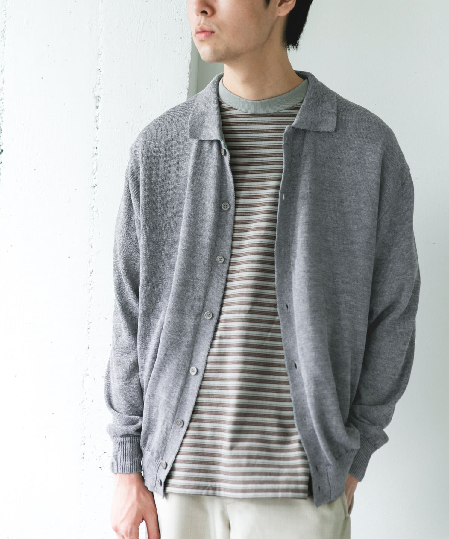 GRAY