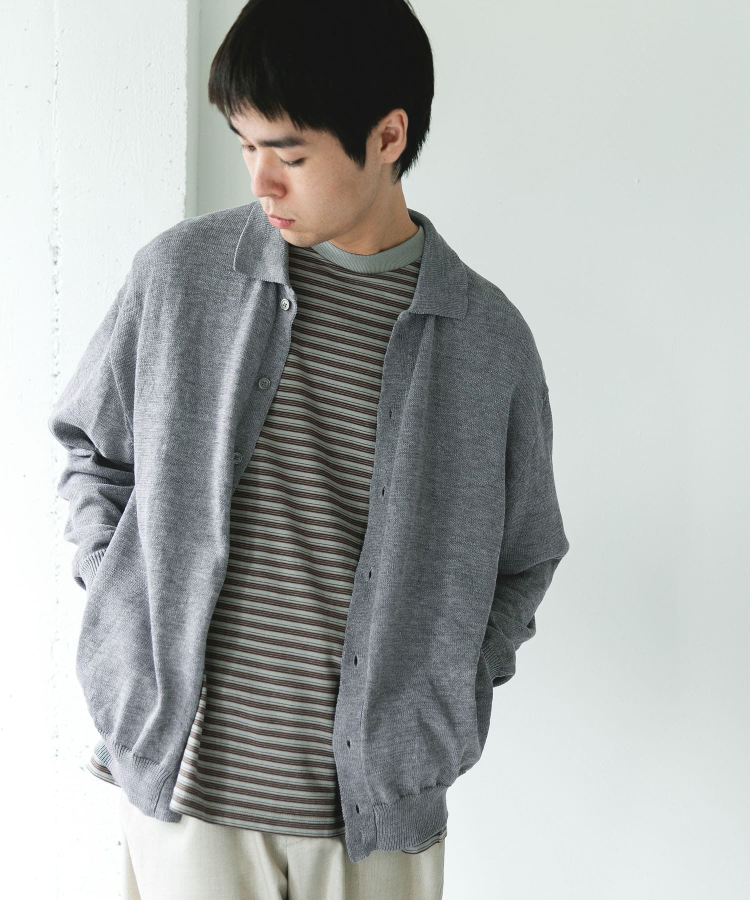 GRAY