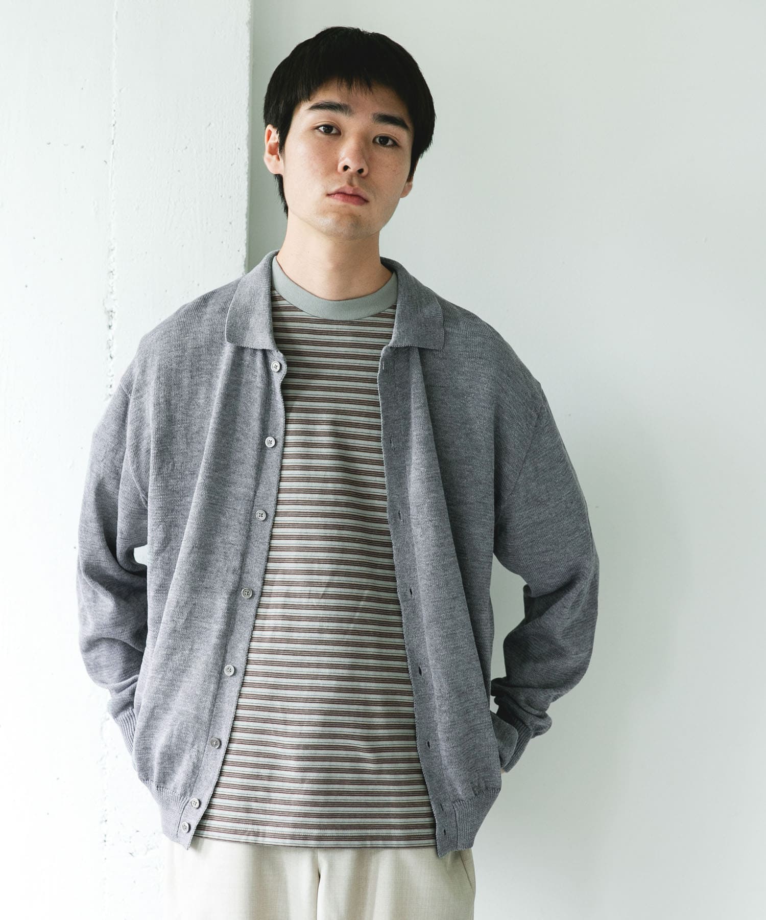 GRAY